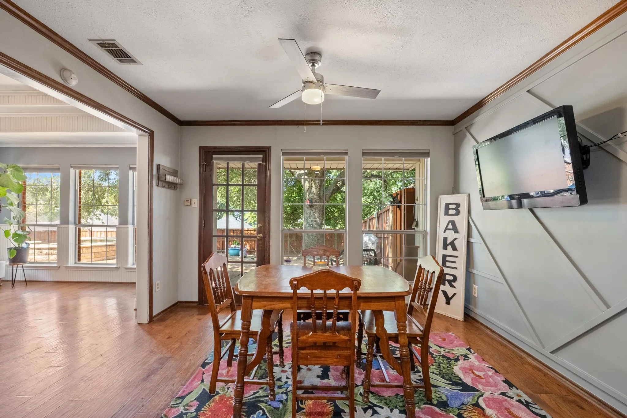 Single Family Residence For Sale in Rockwall County , 609 Christan Court, Rockwall, Texas 75087, 4 Bedroom, 3 Bathroom, 2 Garage spaces, 2,627 Sqft, built in 1987, mls#21352819, Real Estate Agent in Rockwall, Homes For Sale in Rockwall county, Homes For Sale in Rockwall, Realtor in Rockwall Texas, Real Estate Brokerage Independent Realty Texas, Luminita Cordes Realtor