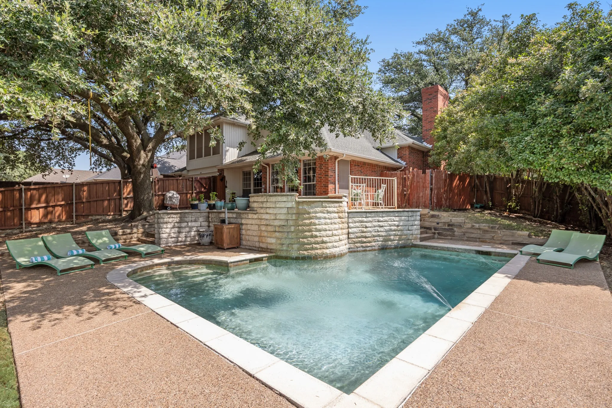 Single Family Residence For Sale in Rockwall County , 609 Christan Court, Rockwall, Texas 75087, 4 Bedroom, 3 Bathroom, 2 Garage spaces, 2,627 Sqft, built in 1987, mls#21352819, Real Estate Agent in Rockwall, Homes For Sale in Rockwall county, Homes For Sale in Rockwall, Realtor in Rockwall Texas, Real Estate Brokerage Independent Realty Texas, Luminita Cordes Realtor