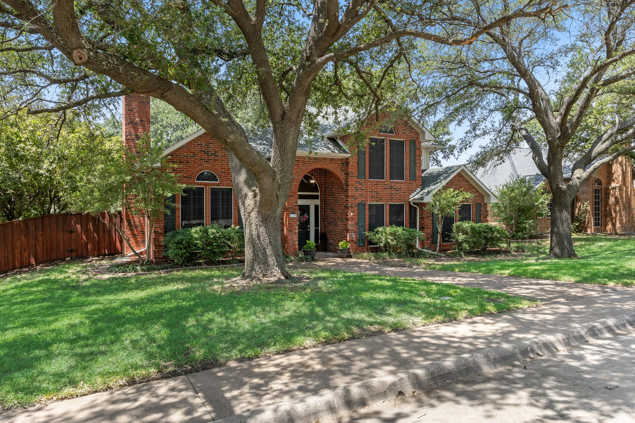 Single Family Residence For Sale in Rockwall County , 609 Christan Court, Rockwall, Texas 75087, 4 Bedroom, 3 Bathroom, 2 Garage spaces, 2,627 Sqft, built in 1987, mls#21352819, Real Estate Agent in Rockwall, Homes For Sale in Rockwall county, Homes For Sale in Rockwall, Realtor in Rockwall Texas, Real Estate Brokerage Independent Realty Texas, Luminita Cordes Realtor