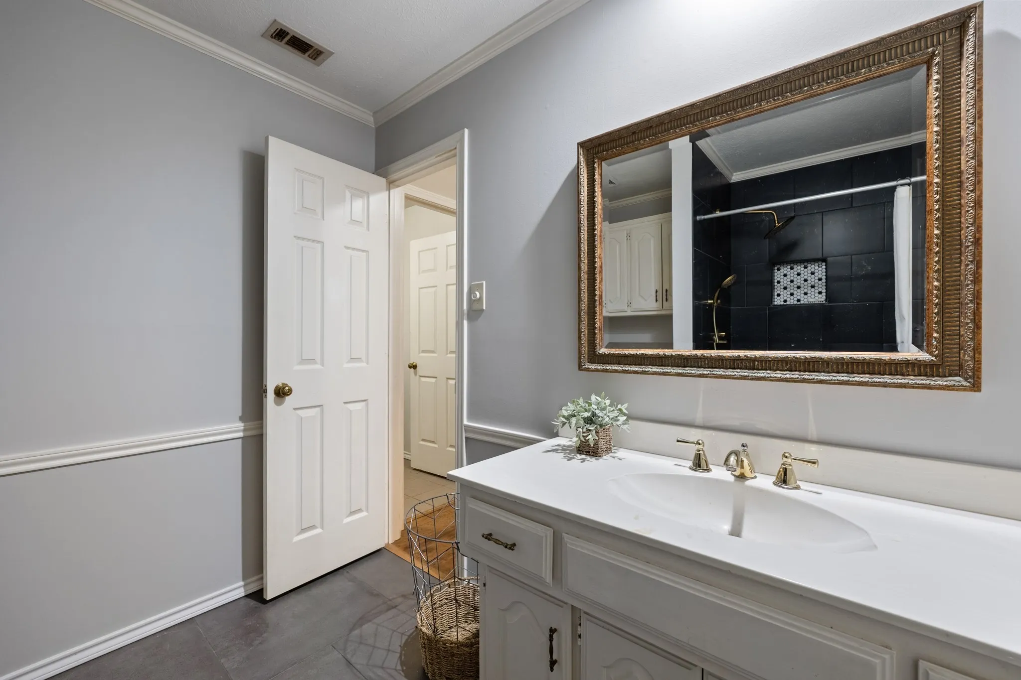Single Family Residence For Sale in Rockwall County , 609 Christan Court, Rockwall, Texas 75087, 4 Bedroom, 3 Bathroom, 2 Garage spaces, 2,627 Sqft, built in 1987, mls#21352819, Real Estate Agent in Rockwall, Homes For Sale in Rockwall county, Homes For Sale in Rockwall, Realtor in Rockwall Texas, Real Estate Brokerage Independent Realty Texas, Luminita Cordes Realtor
