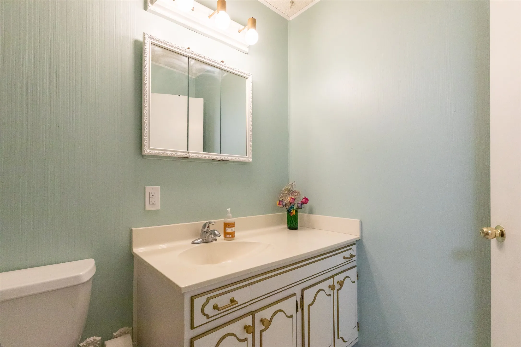 Single Family Residence For Sale in Taylor County , 2934 S 28th Street, Abilene, Texas 79605, 3 Bedroom, 2 Bathroom, 2 Garage spaces, 1,882 Sqft, built in 1959, mls#21352713, Real Estate Agent in Abilene, Homes For Sale in Taylor county, Homes For Sale in Abilene, Realtor in Abilene Texas, Real Estate Brokerage Independent Realty Texas, Luminita Cordes Realtor