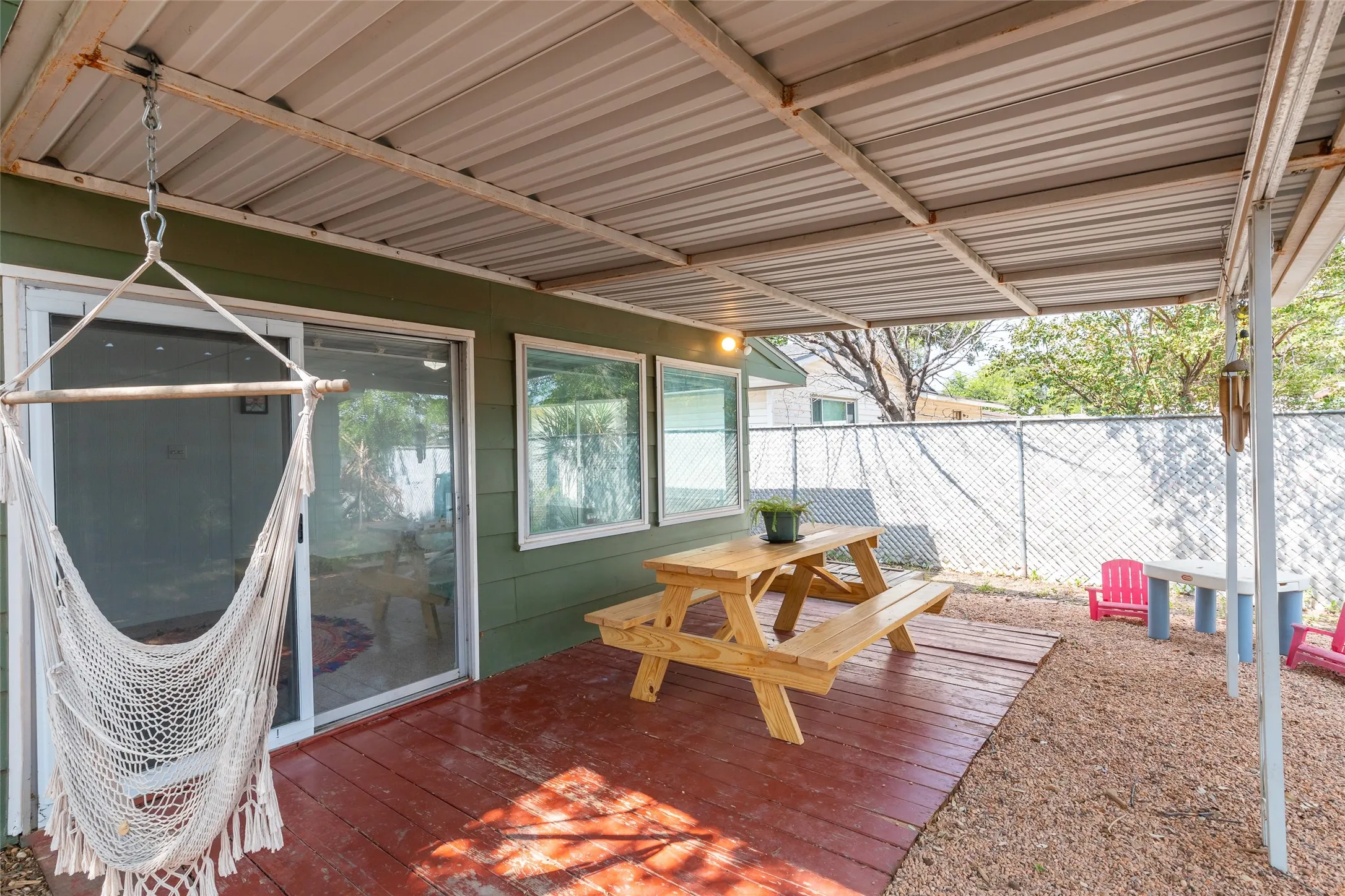 Single Family Residence For Sale in Taylor County , 2934 S 28th Street, Abilene, Texas 79605, 3 Bedroom, 2 Bathroom, 2 Garage spaces, 1,882 Sqft, built in 1959, mls#21352713, Real Estate Agent in Abilene, Homes For Sale in Taylor county, Homes For Sale in Abilene, Realtor in Abilene Texas, Real Estate Brokerage Independent Realty Texas, Luminita Cordes Realtor