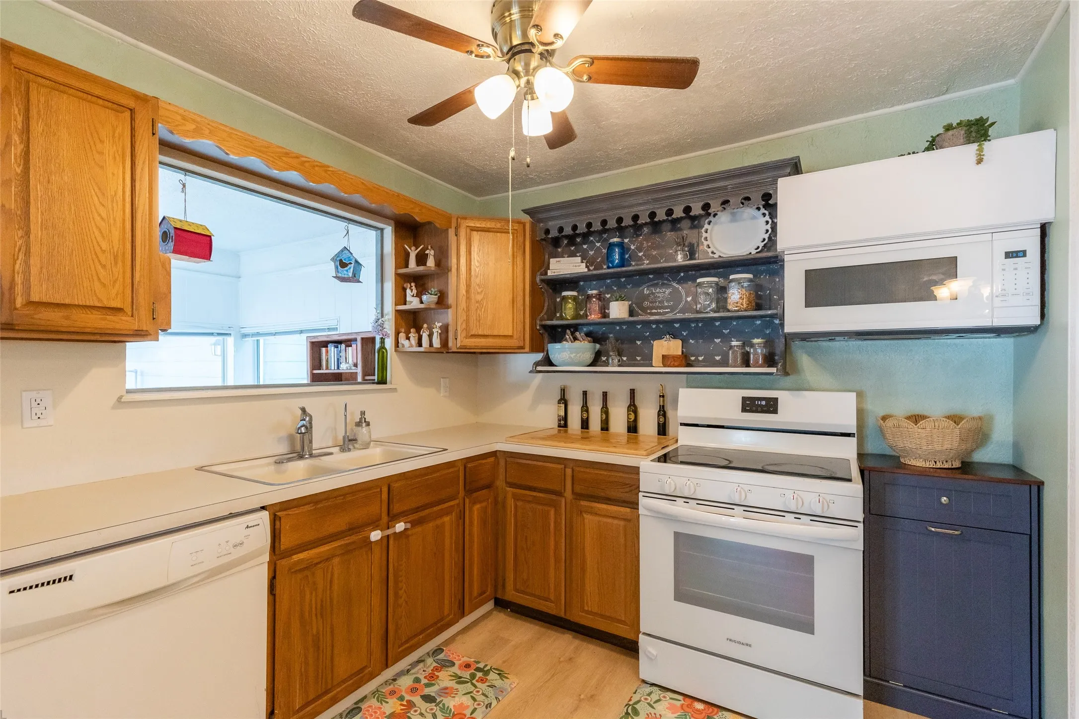 Single Family Residence For Sale in Taylor County , 2934 S 28th Street, Abilene, Texas 79605, 3 Bedroom, 2 Bathroom, 2 Garage spaces, 1,882 Sqft, built in 1959, mls#21352713, Real Estate Agent in Abilene, Homes For Sale in Taylor county, Homes For Sale in Abilene, Realtor in Abilene Texas, Real Estate Brokerage Independent Realty Texas, Luminita Cordes Realtor