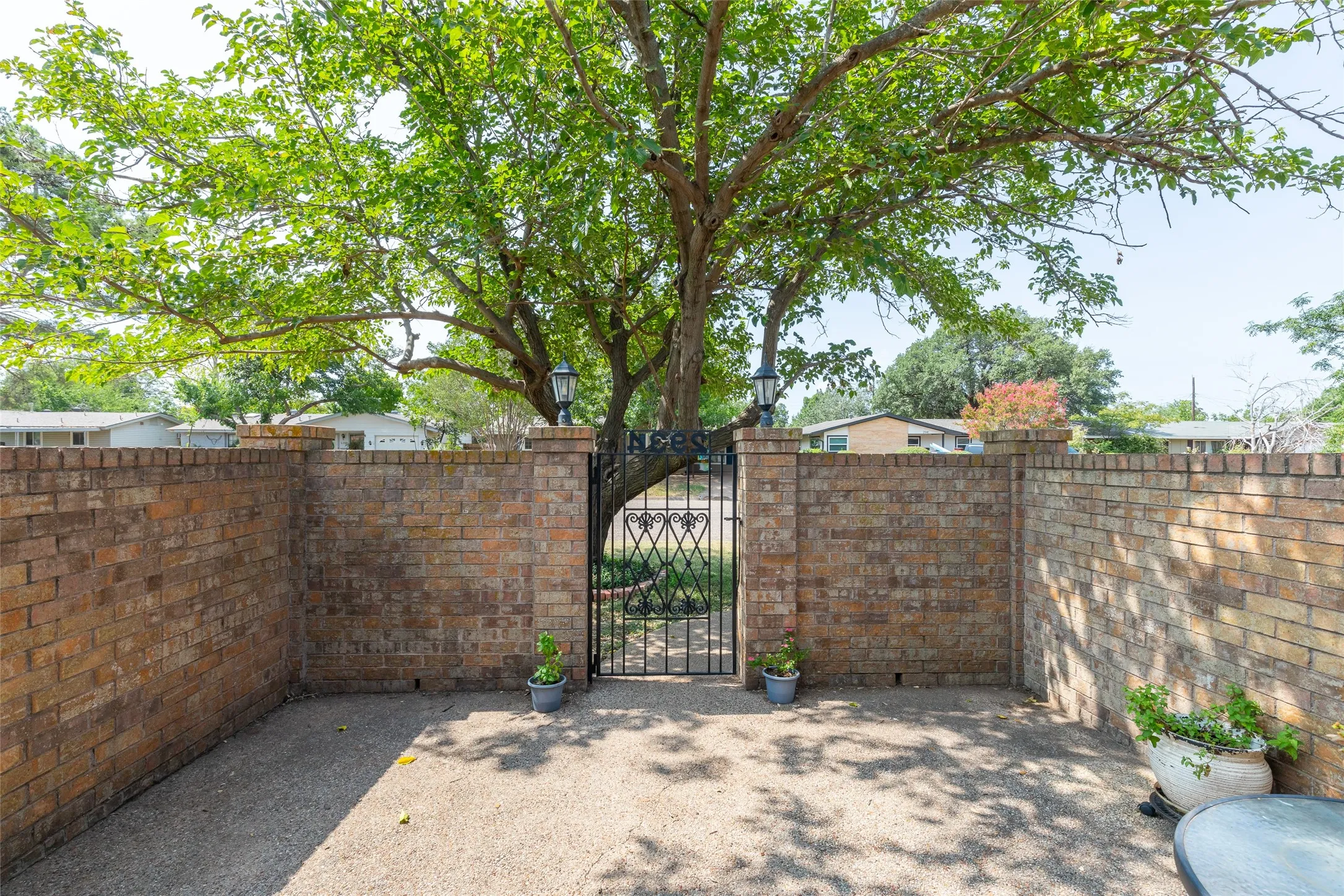 Single Family Residence For Sale in Taylor County , 2934 S 28th Street, Abilene, Texas 79605, 3 Bedroom, 2 Bathroom, 2 Garage spaces, 1,882 Sqft, built in 1959, mls#21352713, Real Estate Agent in Abilene, Homes For Sale in Taylor county, Homes For Sale in Abilene, Realtor in Abilene Texas, Real Estate Brokerage Independent Realty Texas, Luminita Cordes Realtor