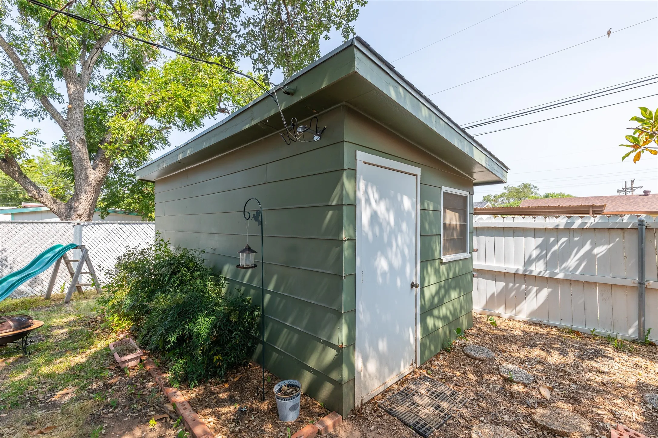 Single Family Residence For Sale in Taylor County , 2934 S 28th Street, Abilene, Texas 79605, 3 Bedroom, 2 Bathroom, 2 Garage spaces, 1,882 Sqft, built in 1959, mls#21352713, Real Estate Agent in Abilene, Homes For Sale in Taylor county, Homes For Sale in Abilene, Realtor in Abilene Texas, Real Estate Brokerage Independent Realty Texas, Luminita Cordes Realtor
