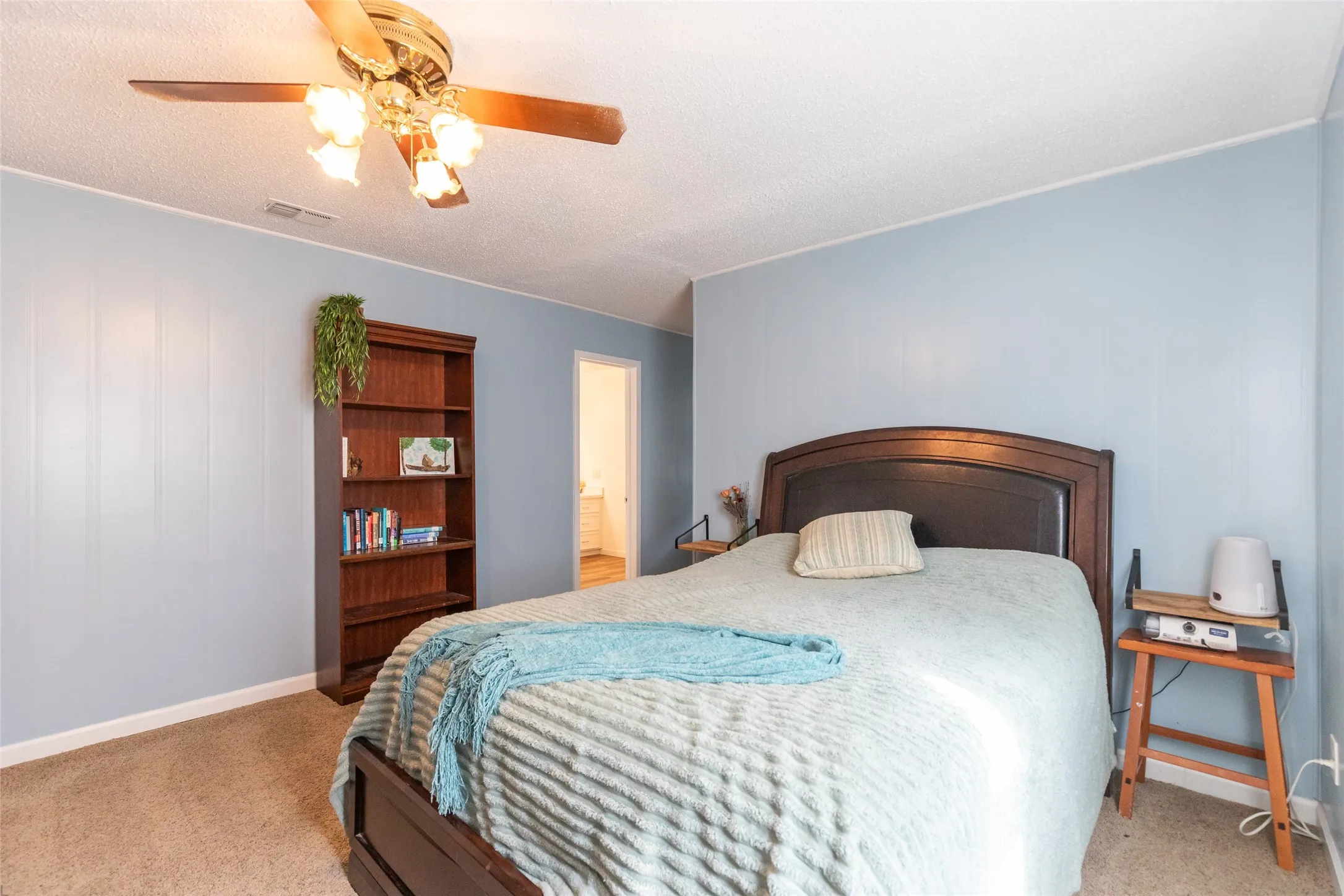 Single Family Residence For Sale in Taylor County , 2934 S 28th Street, Abilene, Texas 79605, 3 Bedroom, 2 Bathroom, 2 Garage spaces, 1,882 Sqft, built in 1959, mls#21352713, Real Estate Agent in Abilene, Homes For Sale in Taylor county, Homes For Sale in Abilene, Realtor in Abilene Texas, Real Estate Brokerage Independent Realty Texas, Luminita Cordes Realtor