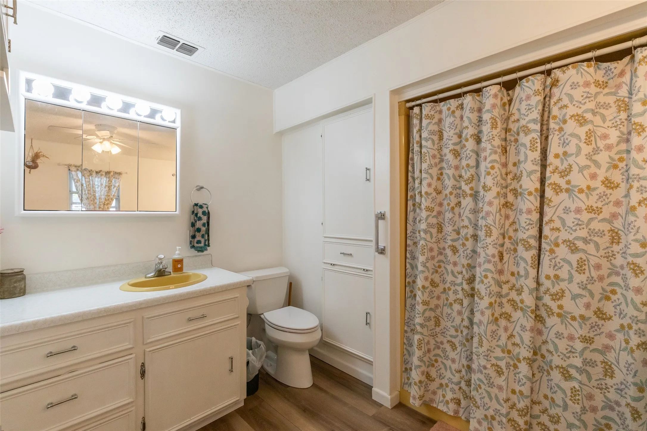Single Family Residence For Sale in Taylor County , 2934 S 28th Street, Abilene, Texas 79605, 3 Bedroom, 2 Bathroom, 2 Garage spaces, 1,882 Sqft, built in 1959, mls#21352713, Real Estate Agent in Abilene, Homes For Sale in Taylor county, Homes For Sale in Abilene, Realtor in Abilene Texas, Real Estate Brokerage Independent Realty Texas, Luminita Cordes Realtor