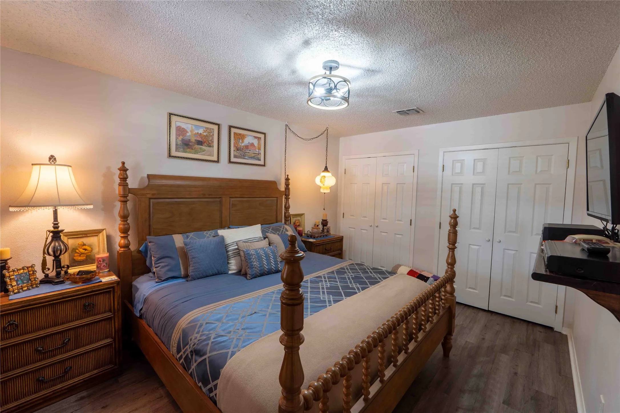 Townhouse For Sale in Wise County , 1229 Elm Court, Runaway Bay, Texas 76426, 2 Bedroom, 2 Bathroom, Garage spaces, 1,134 Sqft, built in 1987, mls#21352875, Real Estate Agent in Runaway Bay, Homes For Sale in Wise county, Homes For Sale in Runaway Bay, Realtor in Runaway Bay Texas, Real Estate Brokerage Independent Realty Texas, Luminita Cordes Realtor