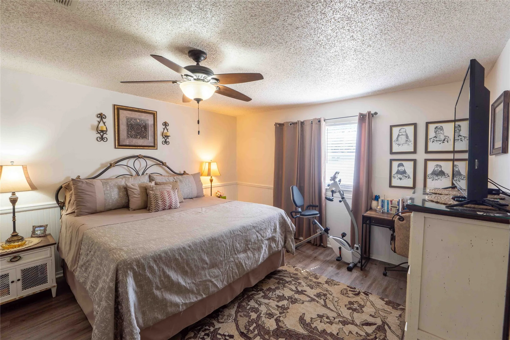 Townhouse For Sale in Wise County , 1229 Elm Court, Runaway Bay, Texas 76426, 2 Bedroom, 2 Bathroom, Garage spaces, 1,134 Sqft, built in 1987, mls#21352875, Real Estate Agent in Runaway Bay, Homes For Sale in Wise county, Homes For Sale in Runaway Bay, Realtor in Runaway Bay Texas, Real Estate Brokerage Independent Realty Texas, Luminita Cordes Realtor