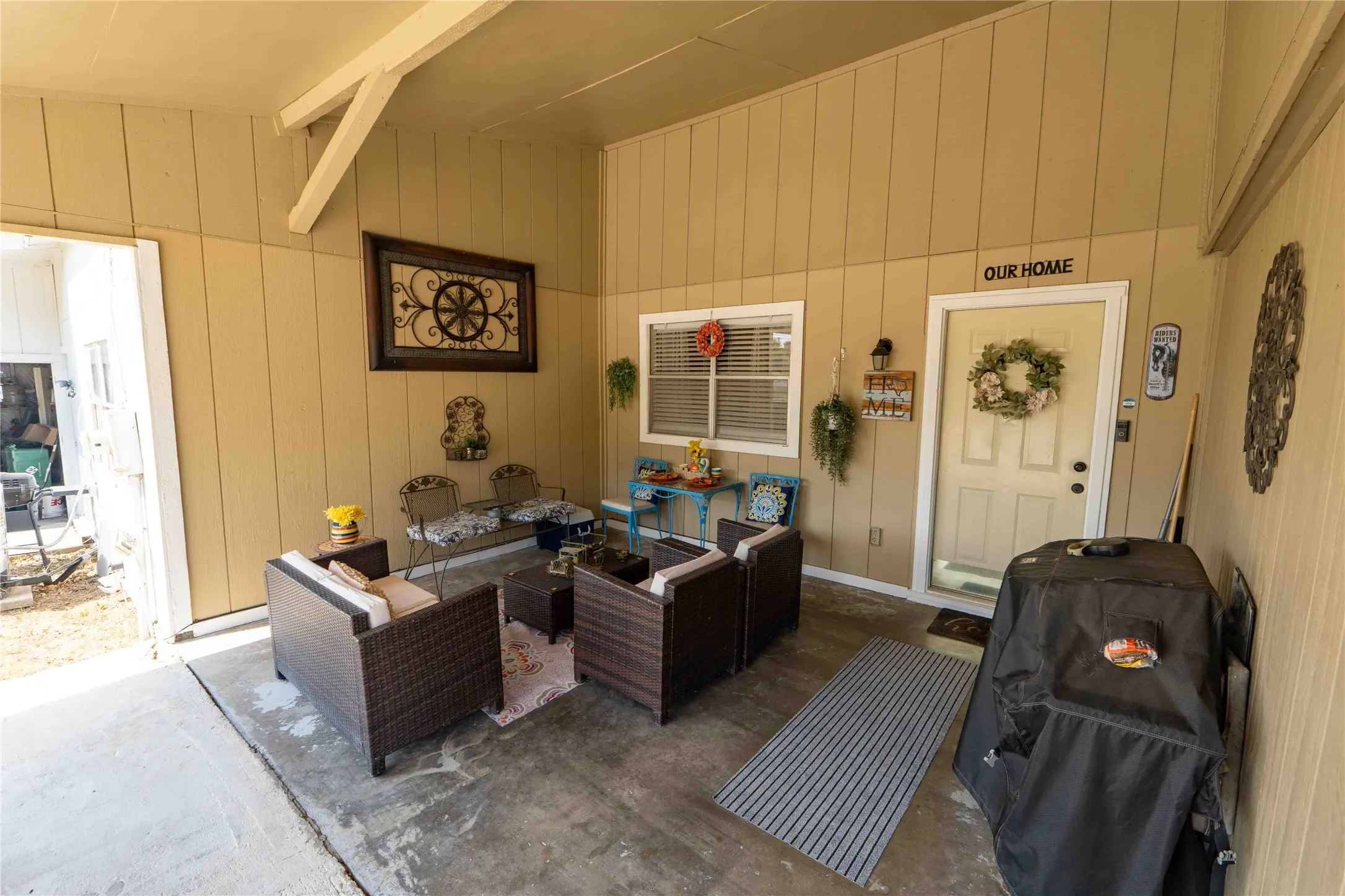 Townhouse For Sale in Wise County , 1229 Elm Court, Runaway Bay, Texas 76426, 2 Bedroom, 2 Bathroom, Garage spaces, 1,134 Sqft, built in 1987, mls#21352875, Real Estate Agent in Runaway Bay, Homes For Sale in Wise county, Homes For Sale in Runaway Bay, Realtor in Runaway Bay Texas, Real Estate Brokerage Independent Realty Texas, Luminita Cordes Realtor