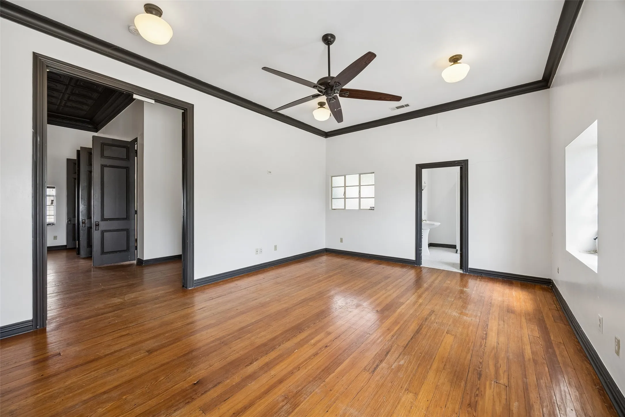 Duplex For Sale in Dallas County , 2602 Kings, Dallas, Texas 75219, 7 Bedroom, 5 Bathroom, Garage spaces, 0 Sqft, built in 1927, mls#21352860, Real Estate Agent in Dallas, Homes For Sale in Dallas county, Homes For Sale in Dallas, Realtor in Dallas Texas, Real Estate Brokerage Independent Realty Texas, Luminita Cordes Realtor
