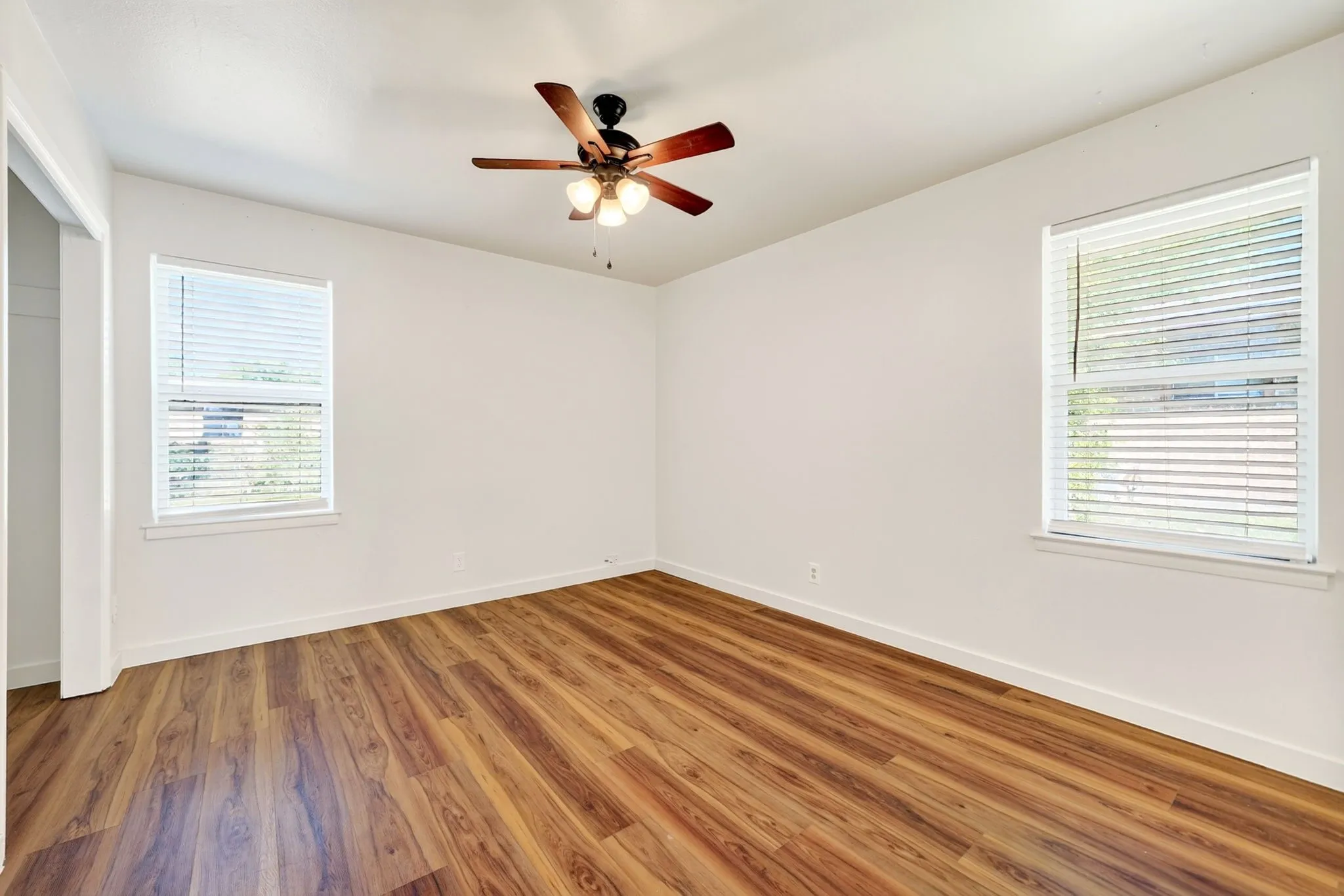 Single Family Residence For Sale in Dallas County , 2224 Midway Street, Mesquite, Texas 75149, 3 Bedroom, 2 Bathroom, 1 Garage spaces, 1,126 Sqft, built in 1956, mls#21352877, Real Estate Agent in Mesquite, Homes For Sale in Dallas county, Homes For Sale in Mesquite, Realtor in Mesquite Texas, Real Estate Brokerage Independent Realty Texas, Luminita Cordes Realtor
