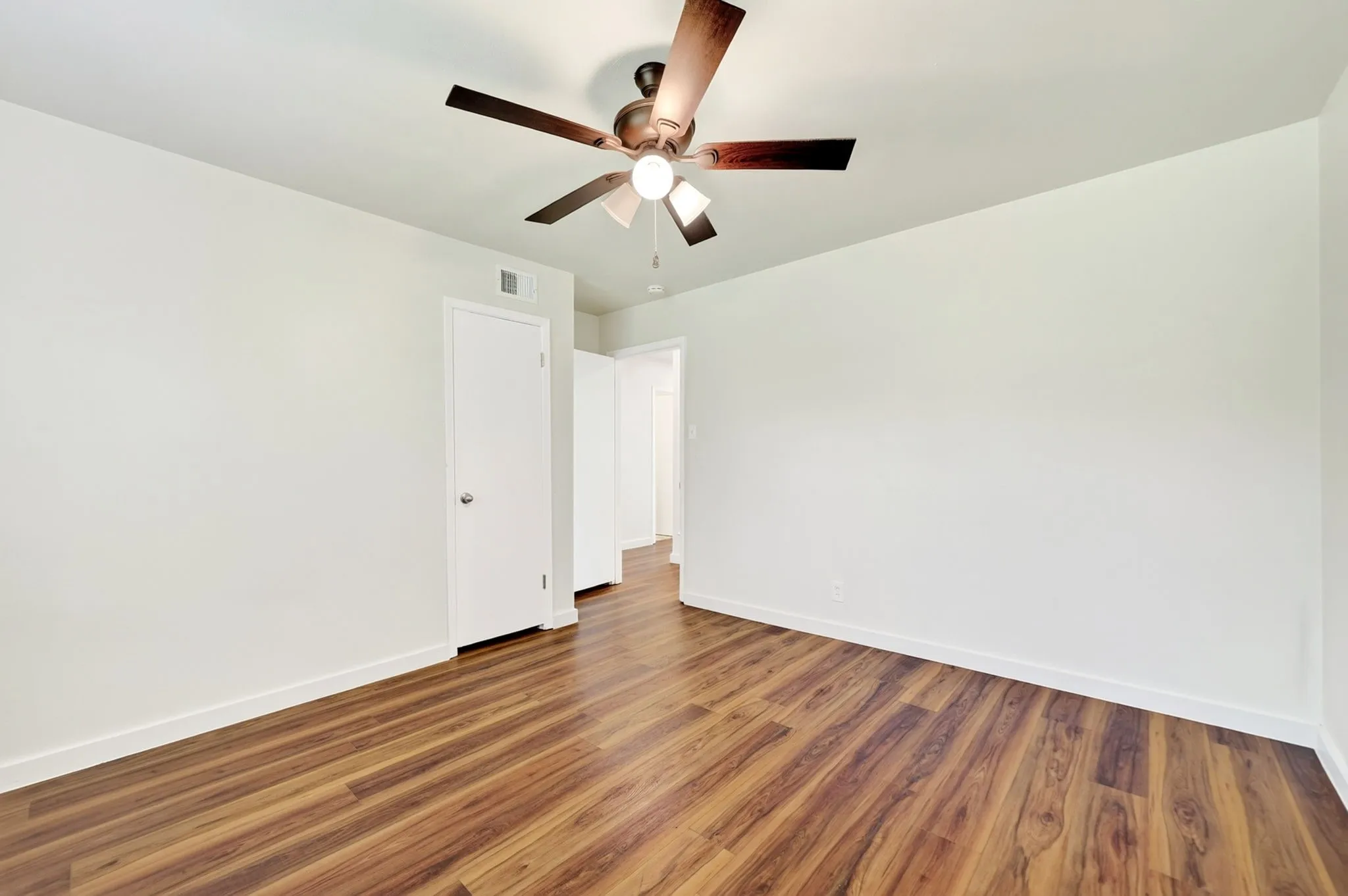 Single Family Residence For Sale in Dallas County , 2224 Midway Street, Mesquite, Texas 75149, 3 Bedroom, 2 Bathroom, 1 Garage spaces, 1,126 Sqft, built in 1956, mls#21352877, Real Estate Agent in Mesquite, Homes For Sale in Dallas county, Homes For Sale in Mesquite, Realtor in Mesquite Texas, Real Estate Brokerage Independent Realty Texas, Luminita Cordes Realtor