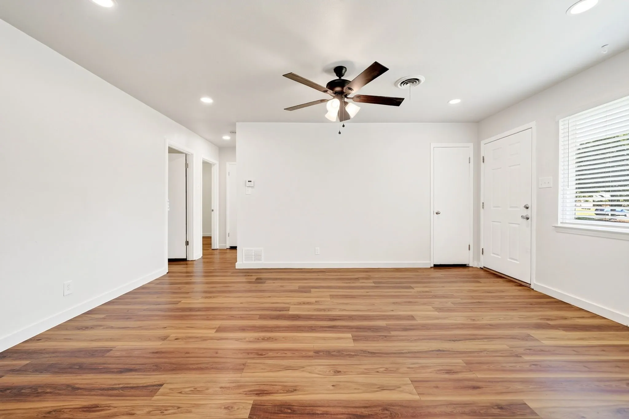 Single Family Residence For Sale in Dallas County , 2224 Midway Street, Mesquite, Texas 75149, 3 Bedroom, 2 Bathroom, 1 Garage spaces, 1,126 Sqft, built in 1956, mls#21352877, Real Estate Agent in Mesquite, Homes For Sale in Dallas county, Homes For Sale in Mesquite, Realtor in Mesquite Texas, Real Estate Brokerage Independent Realty Texas, Luminita Cordes Realtor