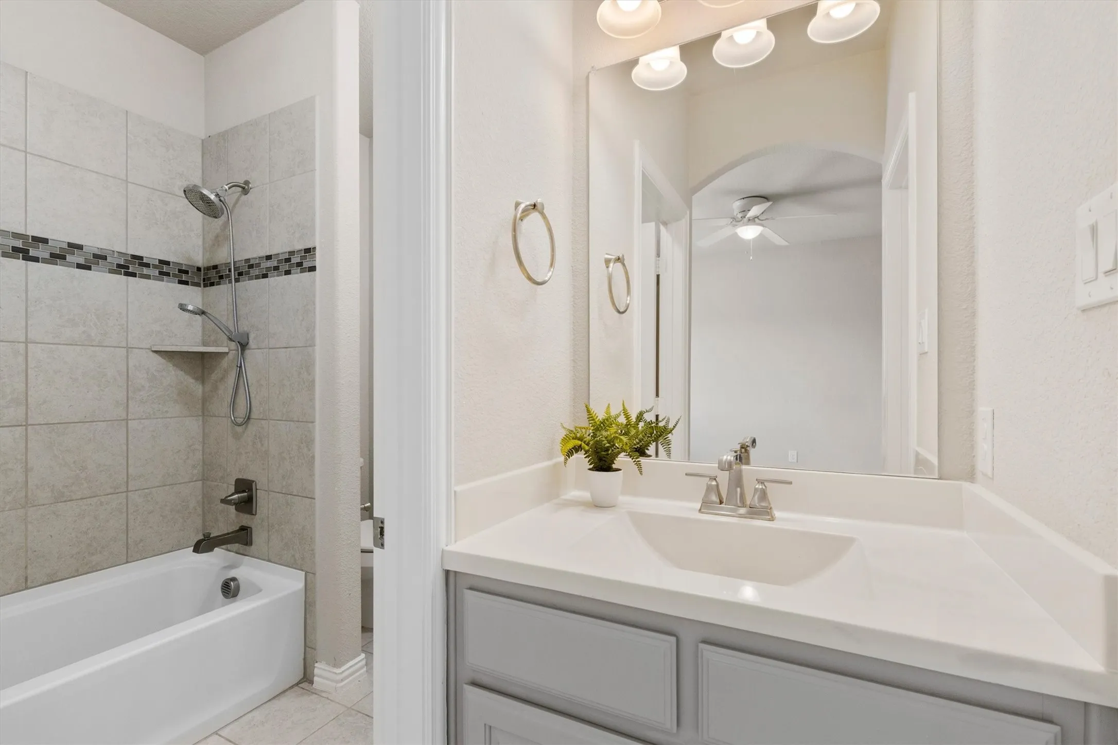 Single Family Residence For Sale in Collin County , 4109 Rainey Street, Mc Kinney, Texas 75070, 4 Bedroom, 4 Bathroom, 2 Garage spaces, 3,378 Sqft, built in 2017, mls#21342834, Real Estate Agent in Mc Kinney, Homes For Sale in Collin county, Homes For Sale in Mc Kinney, Realtor in Mc Kinney Texas, Real Estate Brokerage Independent Realty Texas, Luminita Cordes Realtor