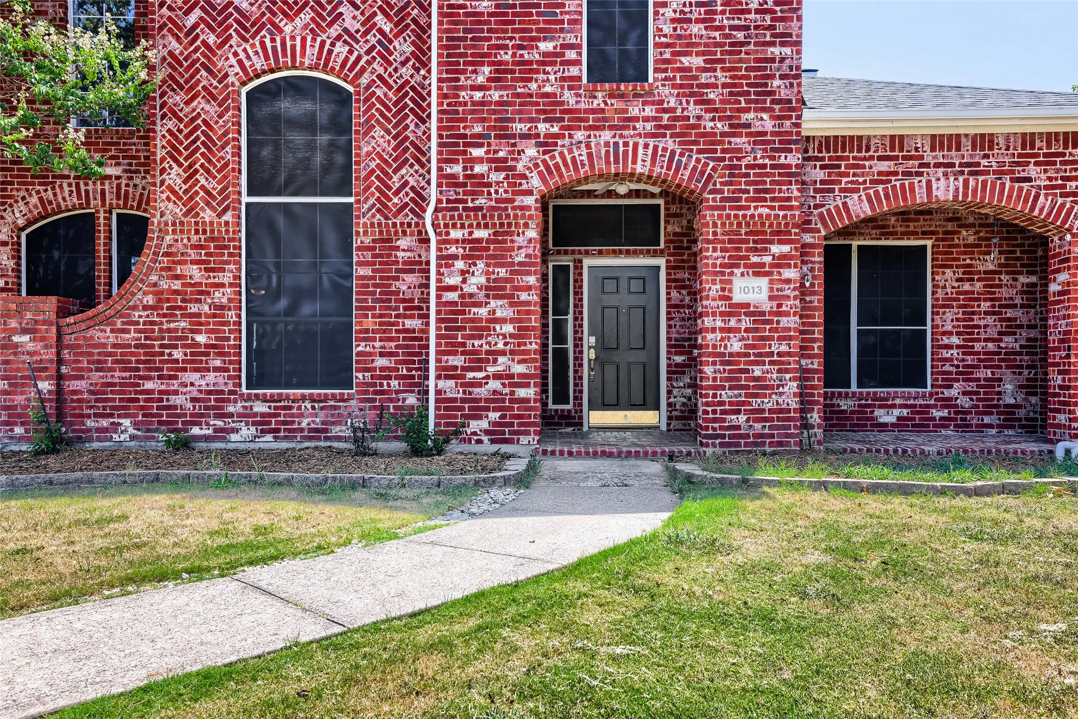 Single Family Residence For Sale in Dallas County , 1013 Hampstead Drive, Mesquite, Texas 75181, 5 Bedroom, 4 Bathroom, 3 Garage spaces, 3,605 Sqft, built in 2000, mls#21342607, Real Estate Agent in Mesquite, Homes For Sale in Dallas county, Homes For Sale in Mesquite, Realtor in Mesquite Texas, Real Estate Brokerage Independent Realty Texas, Luminita Cordes Realtor