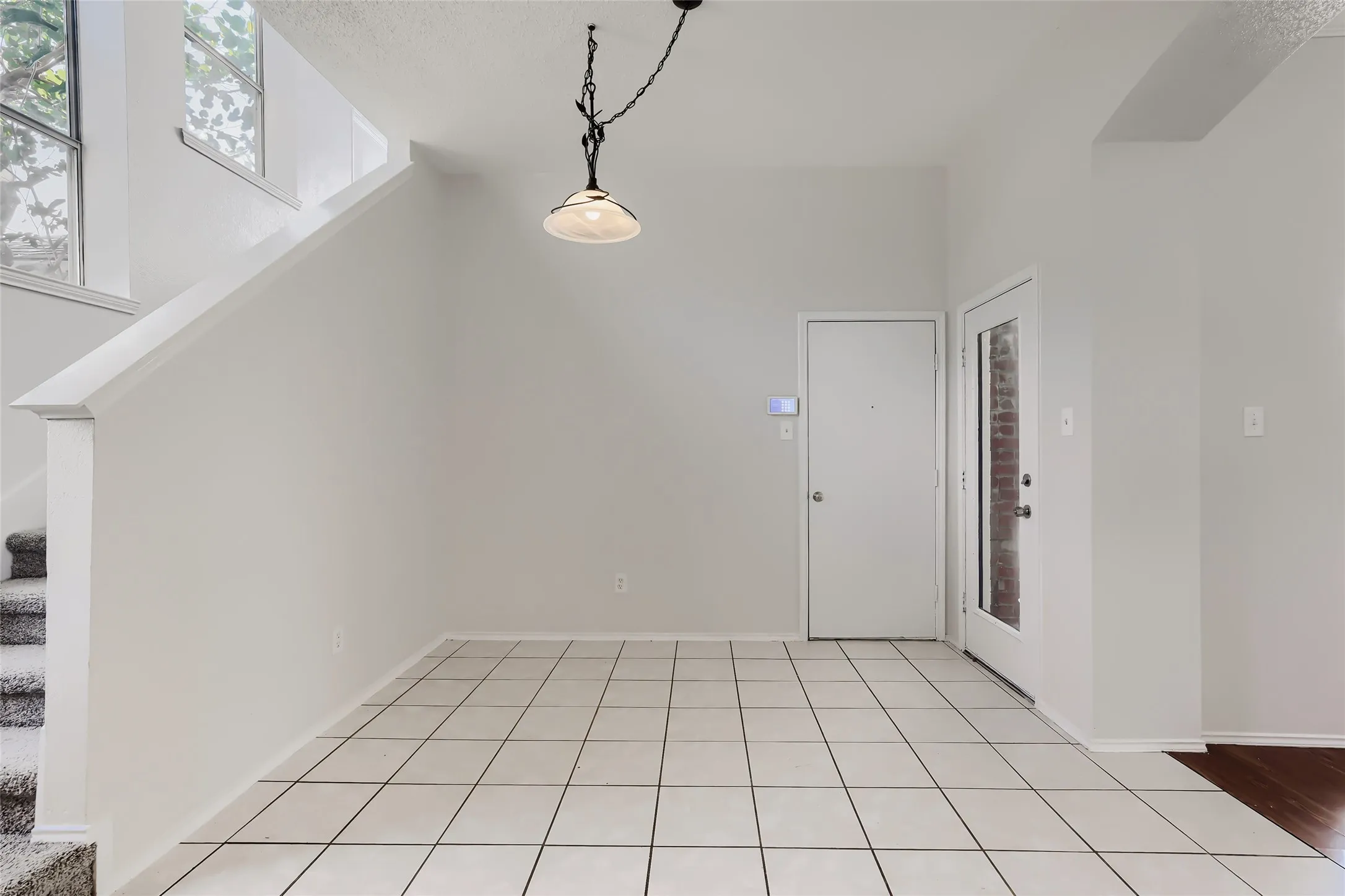 Single Family Residence For Sale in Dallas County , 1013 Hampstead Drive, Mesquite, Texas 75181, 5 Bedroom, 4 Bathroom, 3 Garage spaces, 3,605 Sqft, built in 2000, mls#21342607, Real Estate Agent in Mesquite, Homes For Sale in Dallas county, Homes For Sale in Mesquite, Realtor in Mesquite Texas, Real Estate Brokerage Independent Realty Texas, Luminita Cordes Realtor