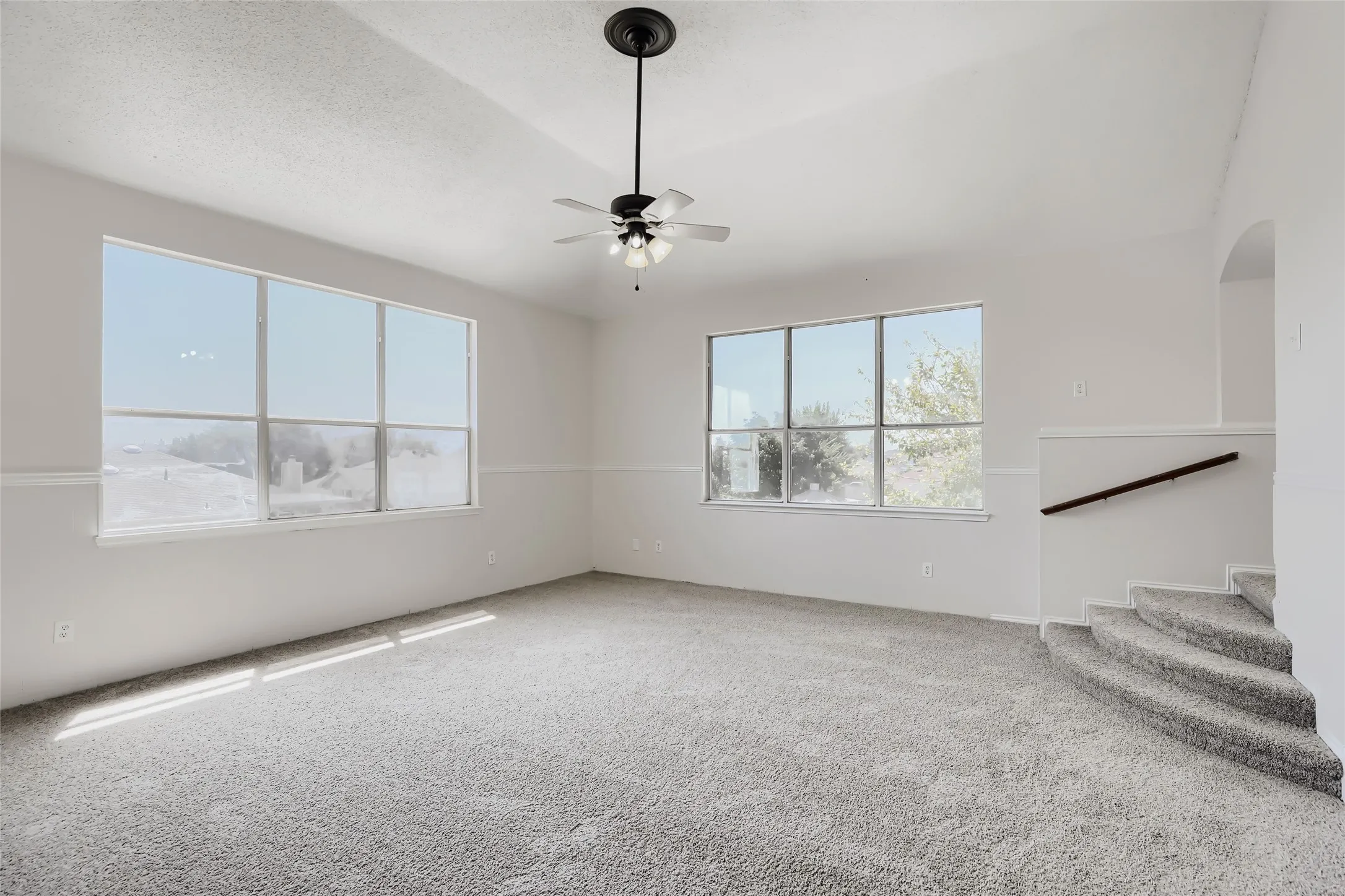 Single Family Residence For Sale in Dallas County , 1013 Hampstead Drive, Mesquite, Texas 75181, 5 Bedroom, 4 Bathroom, 3 Garage spaces, 3,605 Sqft, built in 2000, mls#21342607, Real Estate Agent in Mesquite, Homes For Sale in Dallas county, Homes For Sale in Mesquite, Realtor in Mesquite Texas, Real Estate Brokerage Independent Realty Texas, Luminita Cordes Realtor