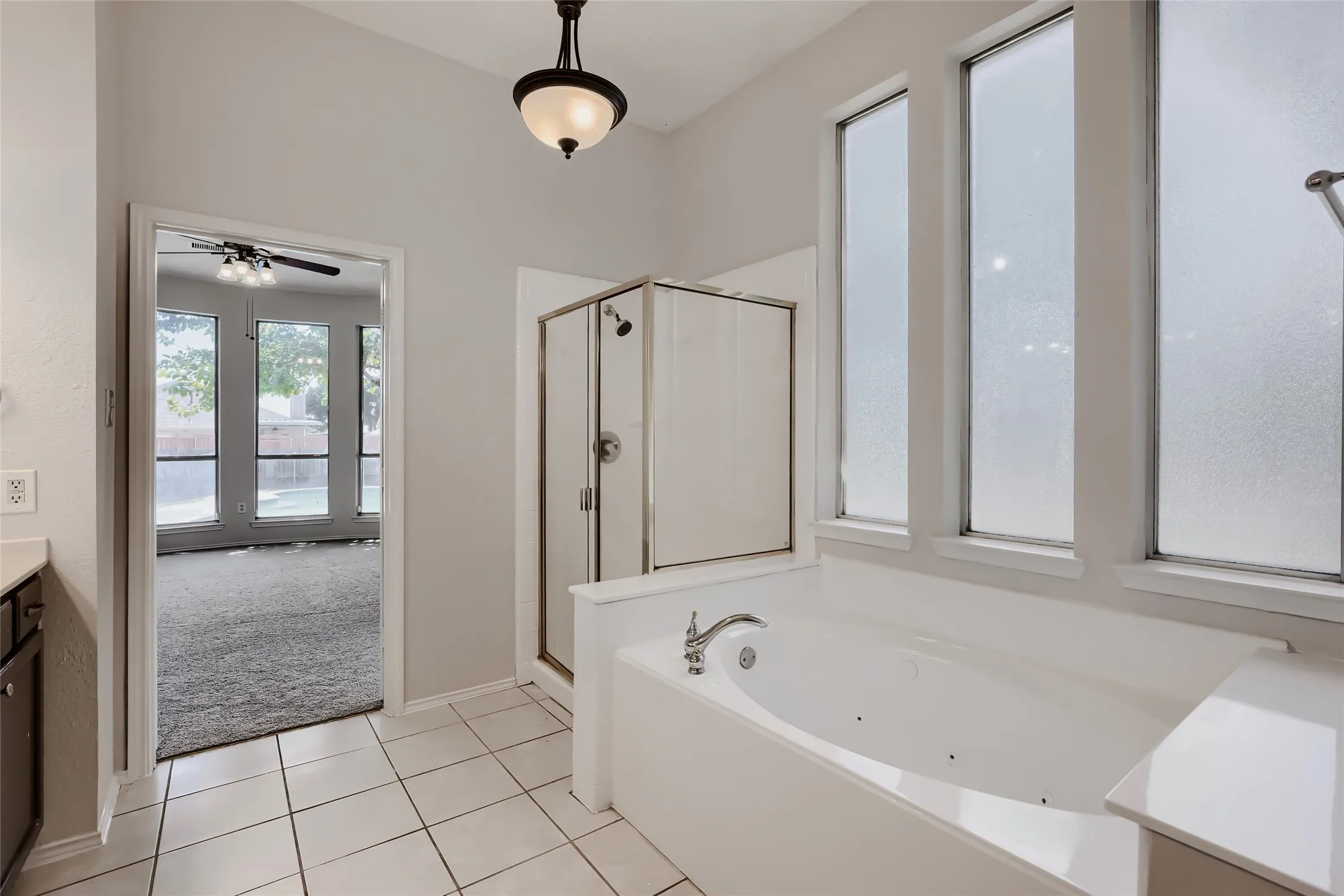 Single Family Residence For Sale in Dallas County , 1013 Hampstead Drive, Mesquite, Texas 75181, 5 Bedroom, 4 Bathroom, 3 Garage spaces, 3,605 Sqft, built in 2000, mls#21342607, Real Estate Agent in Mesquite, Homes For Sale in Dallas county, Homes For Sale in Mesquite, Realtor in Mesquite Texas, Real Estate Brokerage Independent Realty Texas, Luminita Cordes Realtor