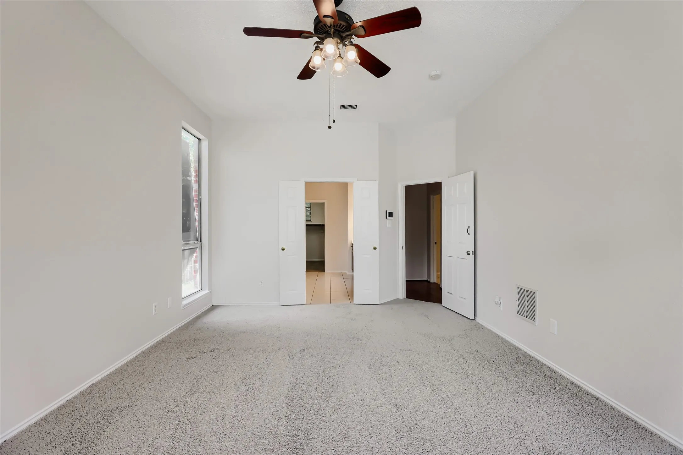 Single Family Residence For Sale in Dallas County , 1013 Hampstead Drive, Mesquite, Texas 75181, 5 Bedroom, 4 Bathroom, 3 Garage spaces, 3,605 Sqft, built in 2000, mls#21342607, Real Estate Agent in Mesquite, Homes For Sale in Dallas county, Homes For Sale in Mesquite, Realtor in Mesquite Texas, Real Estate Brokerage Independent Realty Texas, Luminita Cordes Realtor