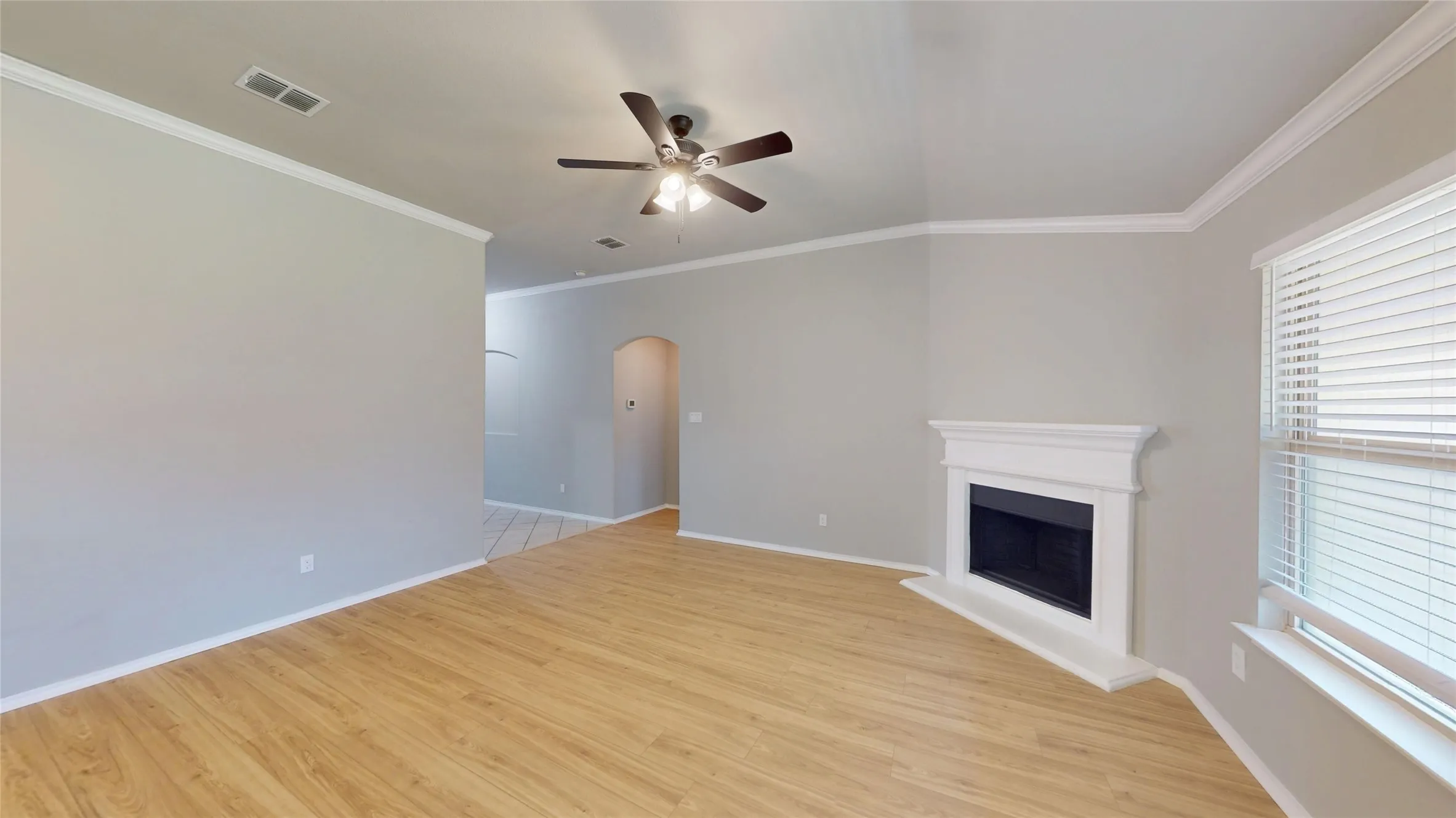 Single Family Residence For Sale in Tarrant County , 344 Coral Vine Lane, Burleson, Texas 76028, 3 Bedroom, 2 Bathroom, 2 Garage spaces, 1,860 Sqft, built in 2013, mls#21351641, Real Estate Agent in Burleson, Homes For Sale in Tarrant county, Homes For Sale in Burleson, Realtor in Burleson Texas, Real Estate Brokerage Independent Realty Texas, Luminita Cordes Realtor