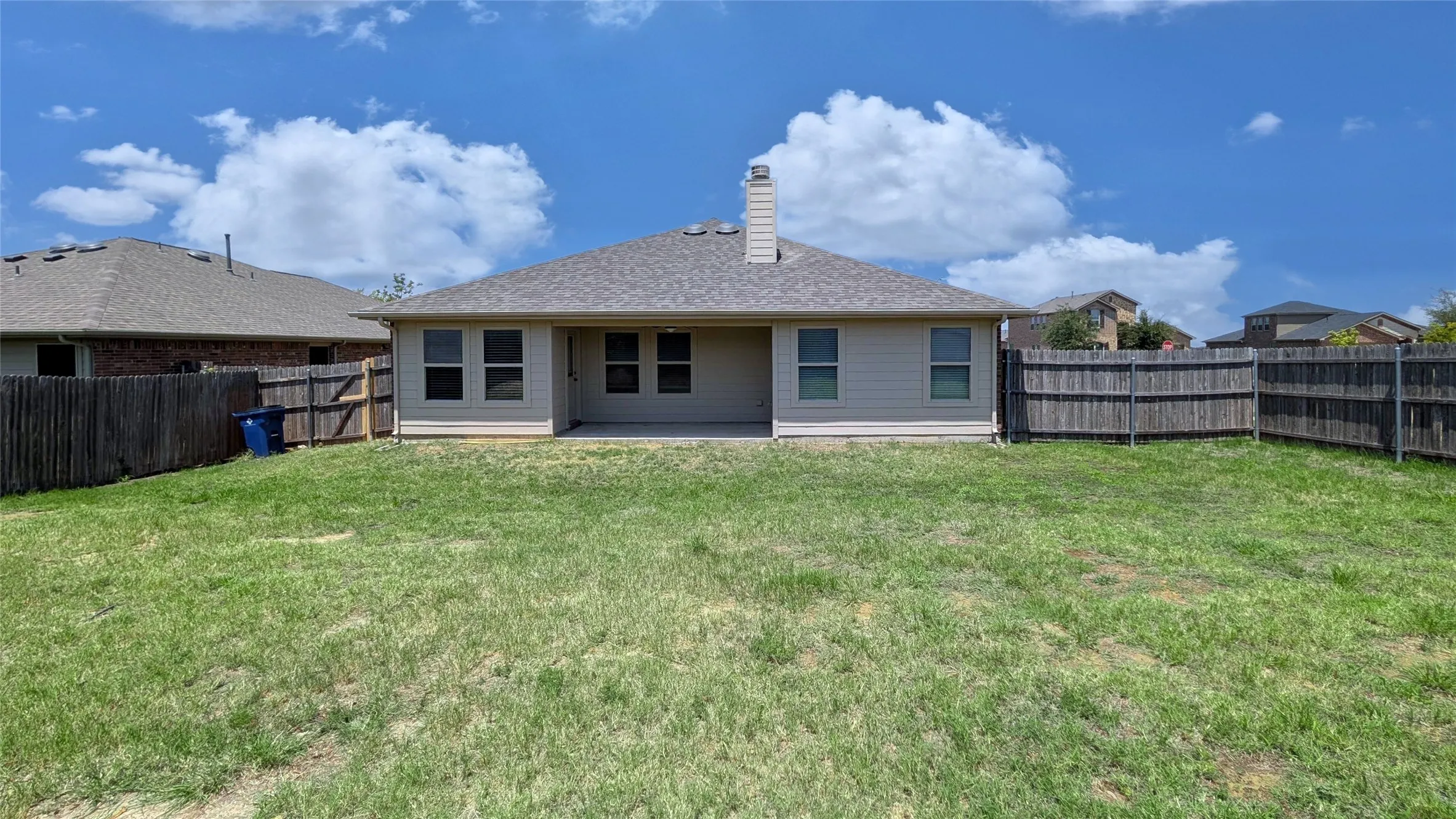 Single Family Residence For Sale in Tarrant County , 344 Coral Vine Lane, Burleson, Texas 76028, 3 Bedroom, 2 Bathroom, 2 Garage spaces, 1,860 Sqft, built in 2013, mls#21351641, Real Estate Agent in Burleson, Homes For Sale in Tarrant county, Homes For Sale in Burleson, Realtor in Burleson Texas, Real Estate Brokerage Independent Realty Texas, Luminita Cordes Realtor