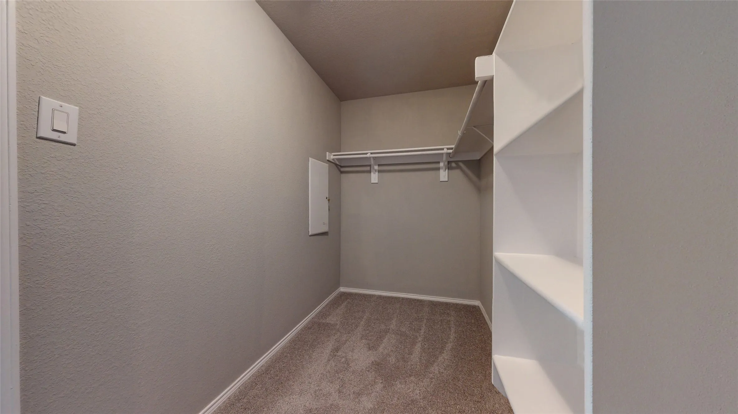 Single Family Residence For Sale in Tarrant County , 344 Coral Vine Lane, Burleson, Texas 76028, 3 Bedroom, 2 Bathroom, 2 Garage spaces, 1,860 Sqft, built in 2013, mls#21351641, Real Estate Agent in Burleson, Homes For Sale in Tarrant county, Homes For Sale in Burleson, Realtor in Burleson Texas, Real Estate Brokerage Independent Realty Texas, Luminita Cordes Realtor