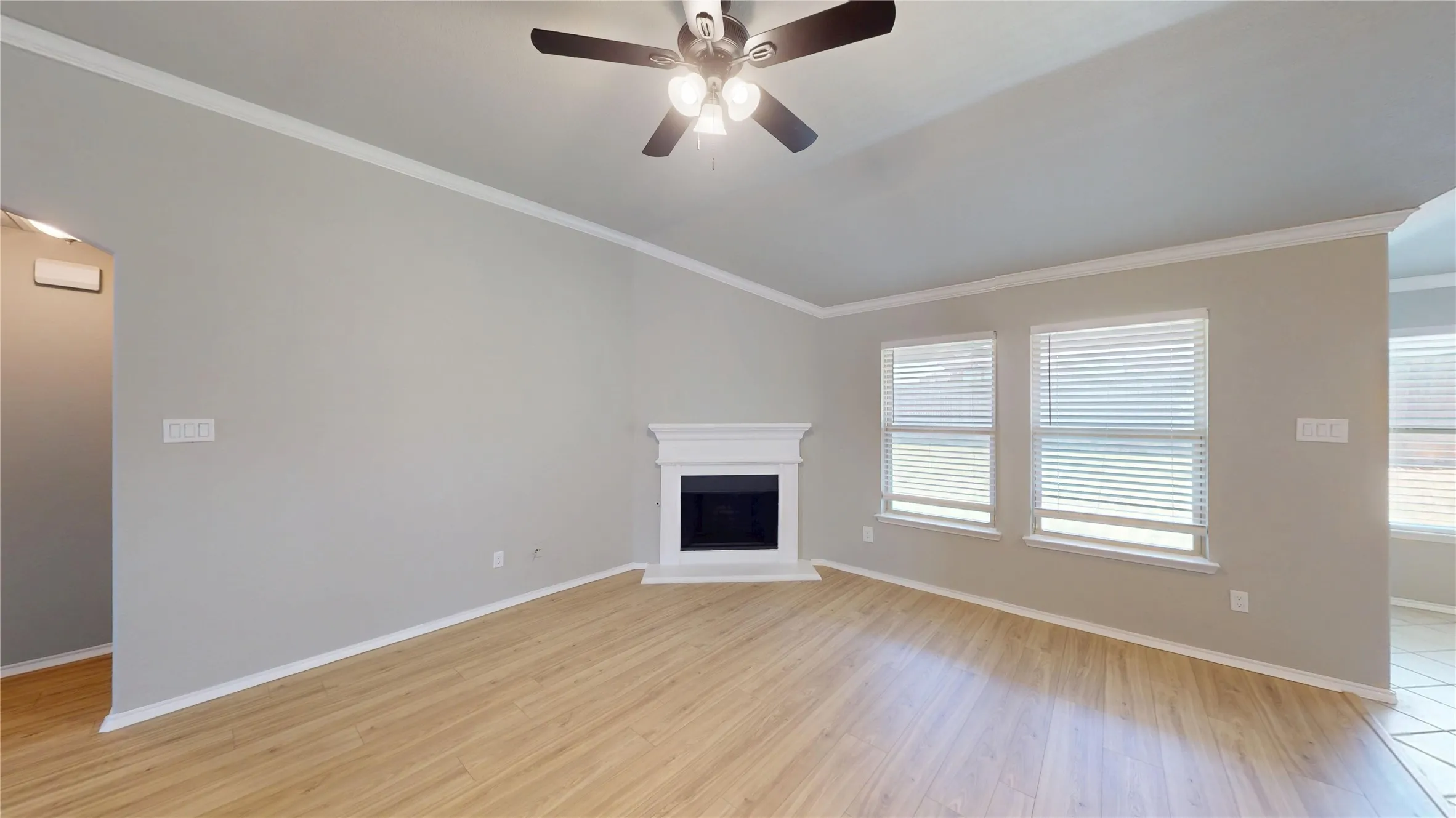 Single Family Residence For Sale in Tarrant County , 344 Coral Vine Lane, Burleson, Texas 76028, 3 Bedroom, 2 Bathroom, 2 Garage spaces, 1,860 Sqft, built in 2013, mls#21351641, Real Estate Agent in Burleson, Homes For Sale in Tarrant county, Homes For Sale in Burleson, Realtor in Burleson Texas, Real Estate Brokerage Independent Realty Texas, Luminita Cordes Realtor