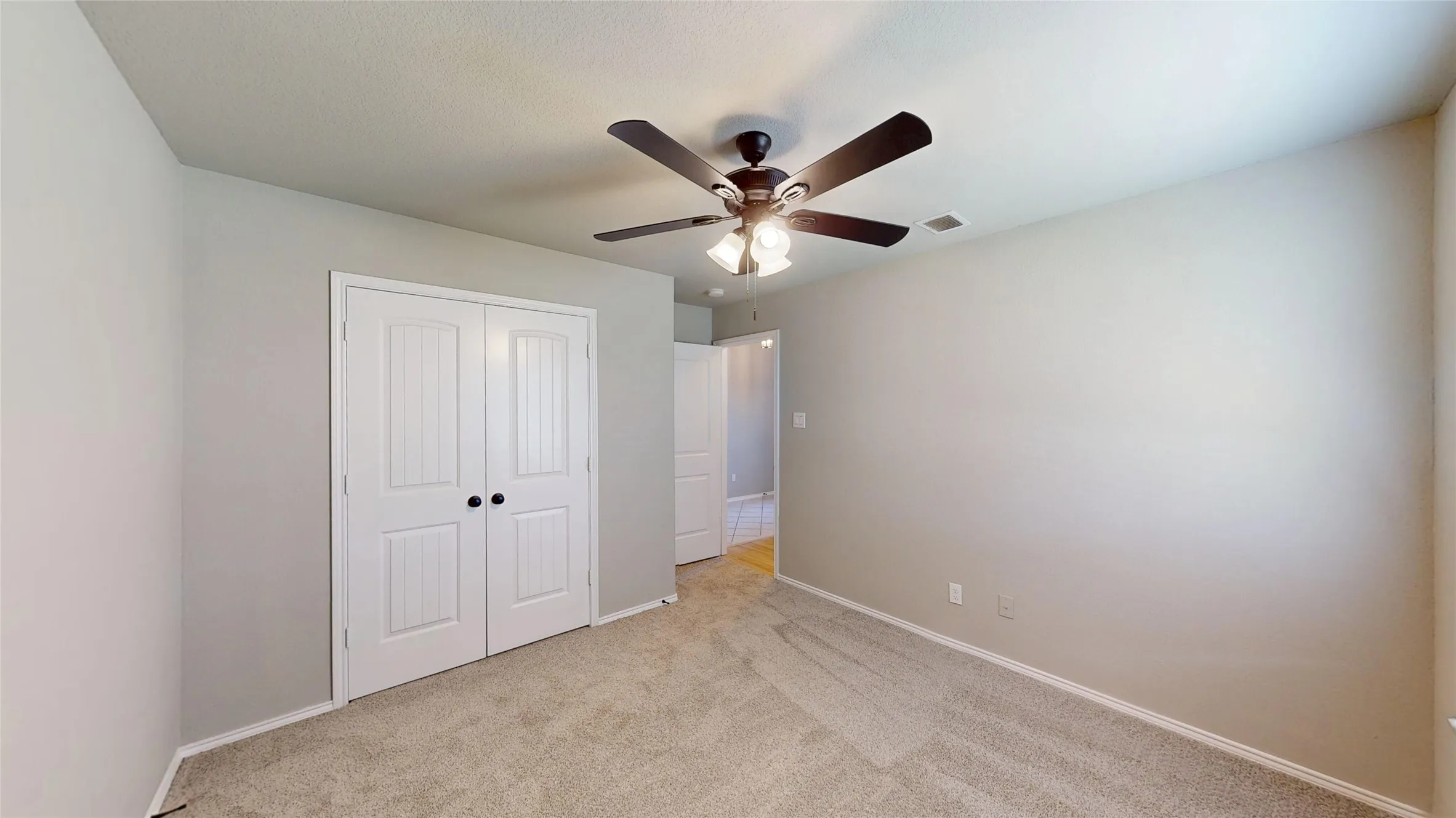 Single Family Residence For Sale in Tarrant County , 344 Coral Vine Lane, Burleson, Texas 76028, 3 Bedroom, 2 Bathroom, 2 Garage spaces, 1,860 Sqft, built in 2013, mls#21351641, Real Estate Agent in Burleson, Homes For Sale in Tarrant county, Homes For Sale in Burleson, Realtor in Burleson Texas, Real Estate Brokerage Independent Realty Texas, Luminita Cordes Realtor