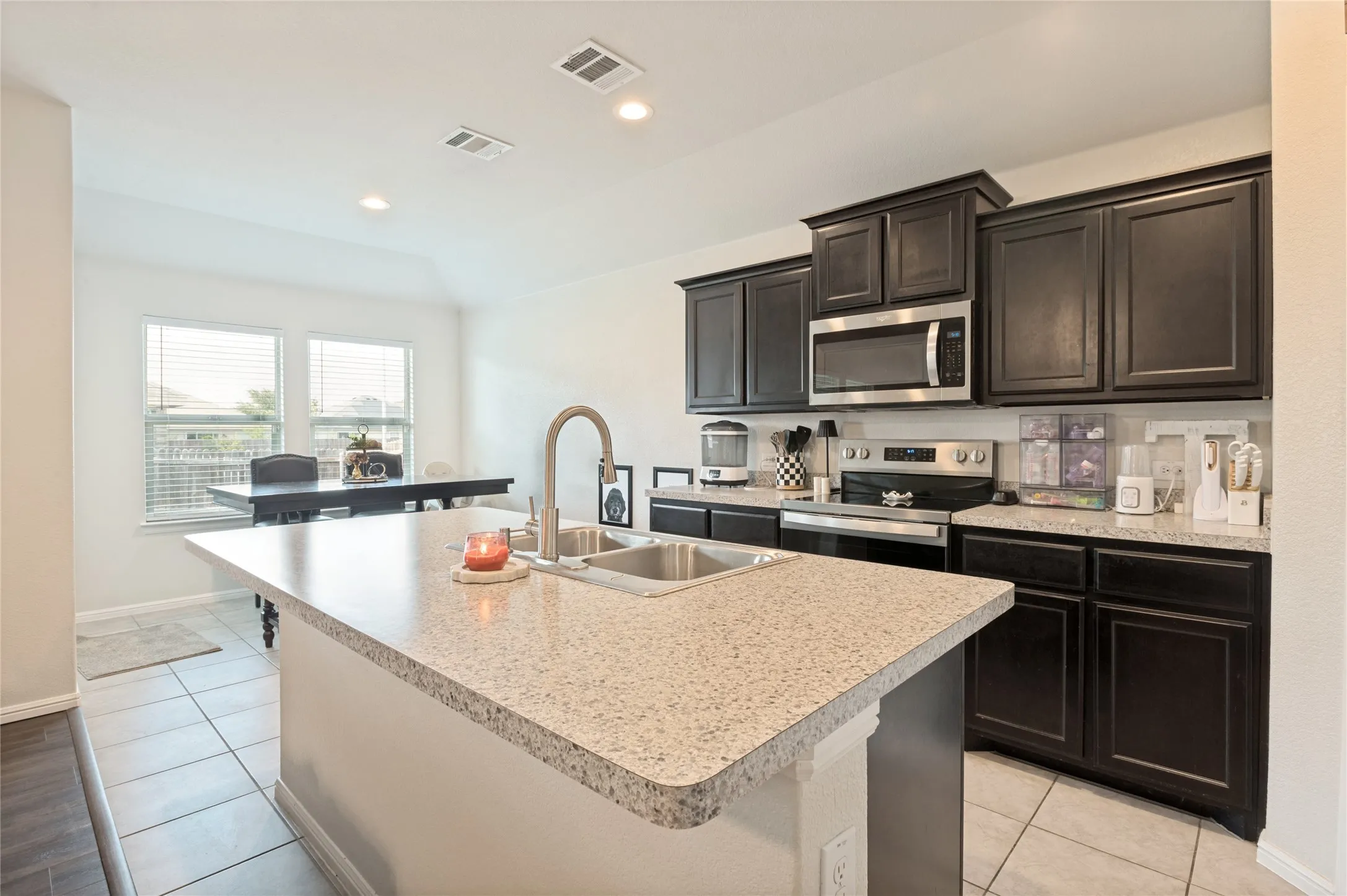Single Family Residence For Sale in Tarrant County , 6929 Whisper Field, Fort Worth, Texas 76120, 3 Bedroom, 2 Bathroom, 2 Garage spaces, 1,450 Sqft, built in 2021, mls#21352749, Real Estate Agent in Fort Worth, Homes For Sale in Tarrant county, Homes For Sale in Fort Worth, Realtor in Fort Worth Texas, Real Estate Brokerage Independent Realty Texas, Luminita Cordes Realtor