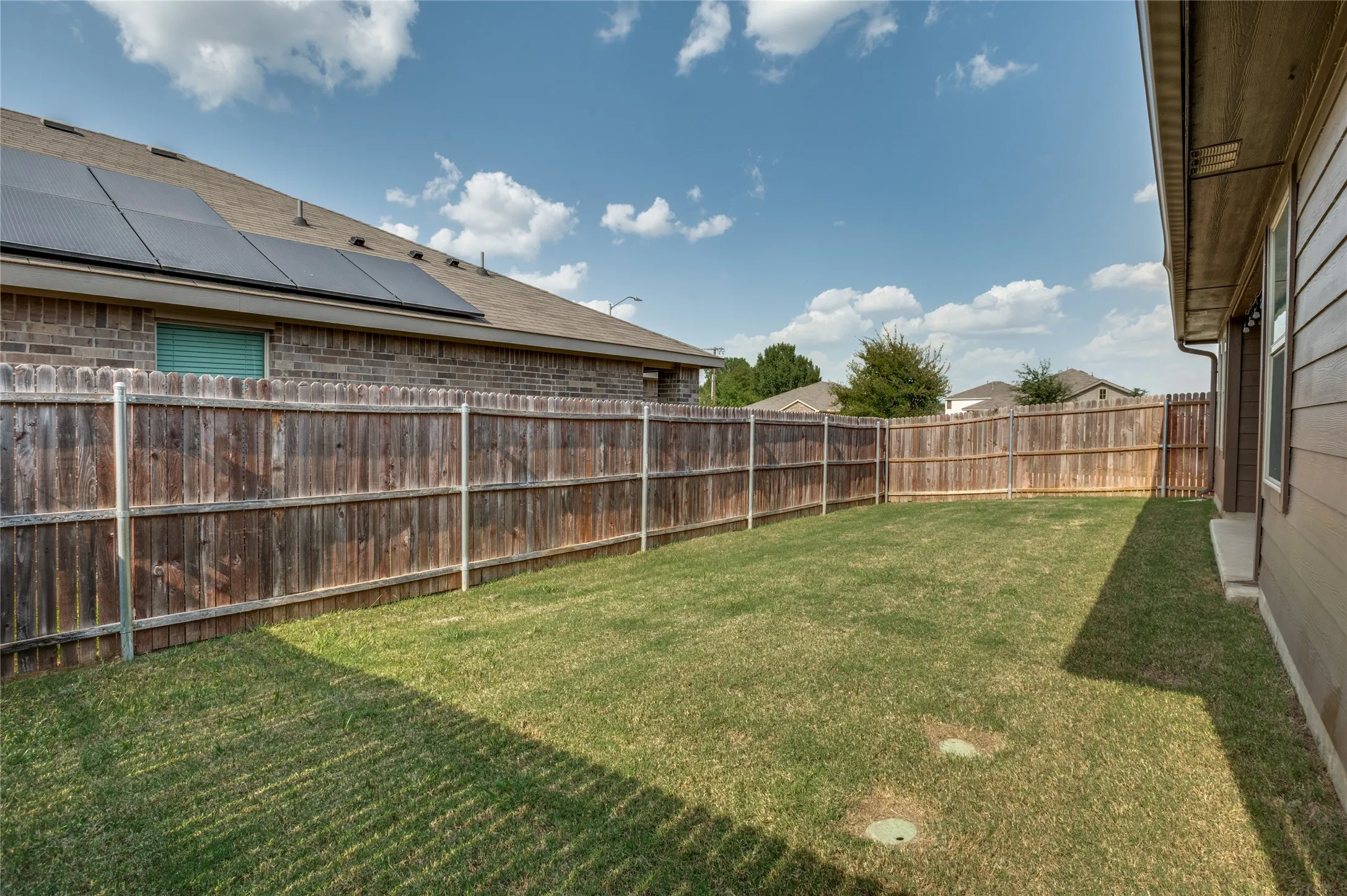 Single Family Residence For Sale in Tarrant County , 6929 Whisper Field, Fort Worth, Texas 76120, 3 Bedroom, 2 Bathroom, 2 Garage spaces, 1,450 Sqft, built in 2021, mls#21352749, Real Estate Agent in Fort Worth, Homes For Sale in Tarrant county, Homes For Sale in Fort Worth, Realtor in Fort Worth Texas, Real Estate Brokerage Independent Realty Texas, Luminita Cordes Realtor