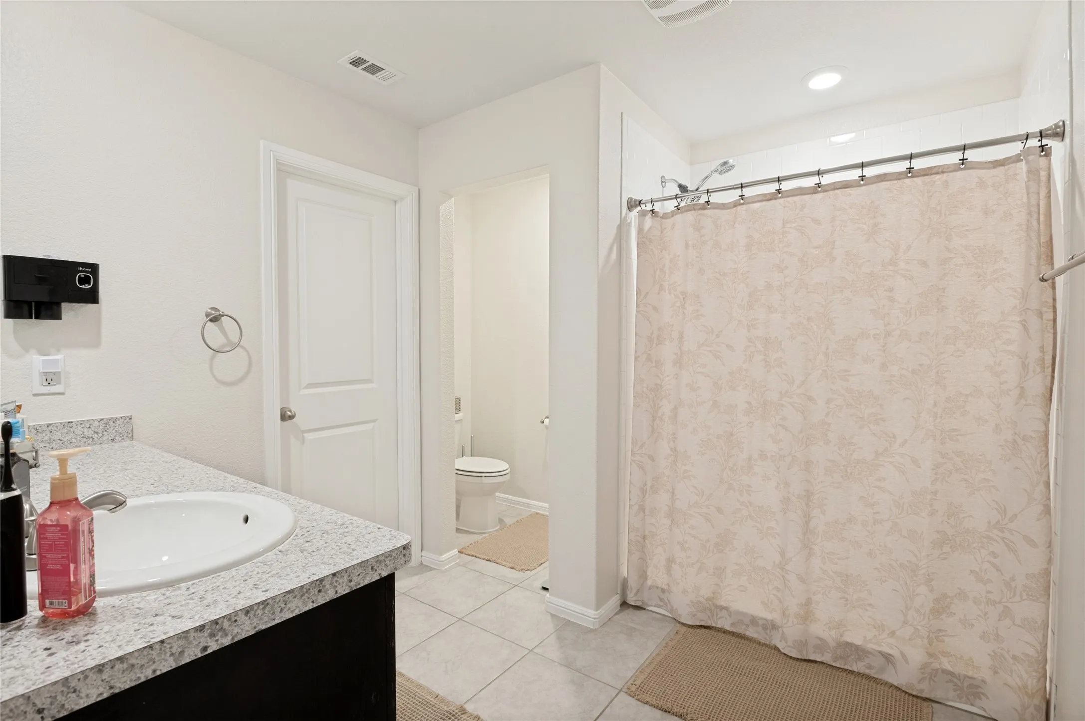 Single Family Residence For Sale in Tarrant County , 6929 Whisper Field, Fort Worth, Texas 76120, 3 Bedroom, 2 Bathroom, 2 Garage spaces, 1,450 Sqft, built in 2021, mls#21352749, Real Estate Agent in Fort Worth, Homes For Sale in Tarrant county, Homes For Sale in Fort Worth, Realtor in Fort Worth Texas, Real Estate Brokerage Independent Realty Texas, Luminita Cordes Realtor