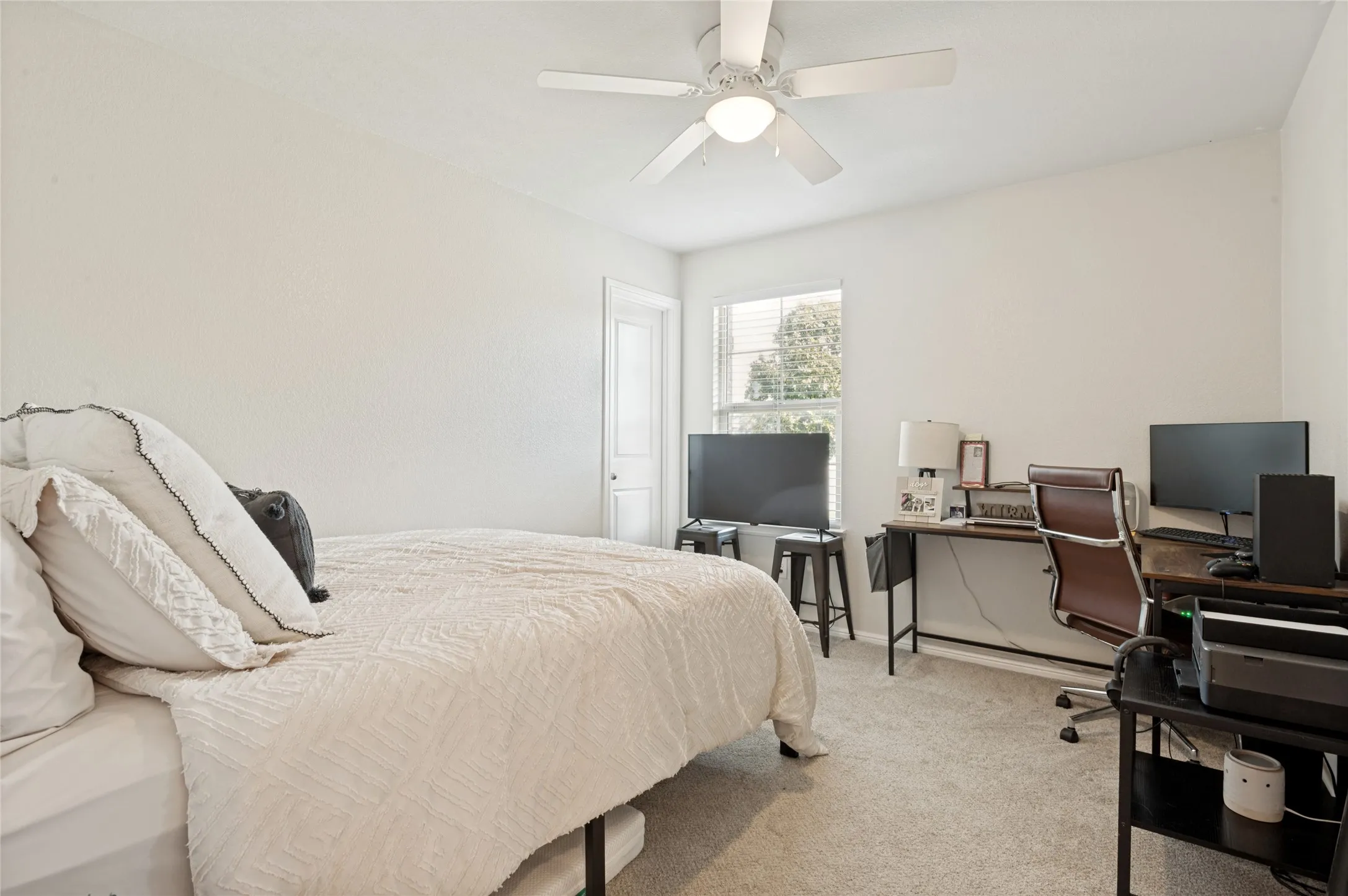 Single Family Residence For Sale in Tarrant County , 6929 Whisper Field, Fort Worth, Texas 76120, 3 Bedroom, 2 Bathroom, 2 Garage spaces, 1,450 Sqft, built in 2021, mls#21352749, Real Estate Agent in Fort Worth, Homes For Sale in Tarrant county, Homes For Sale in Fort Worth, Realtor in Fort Worth Texas, Real Estate Brokerage Independent Realty Texas, Luminita Cordes Realtor