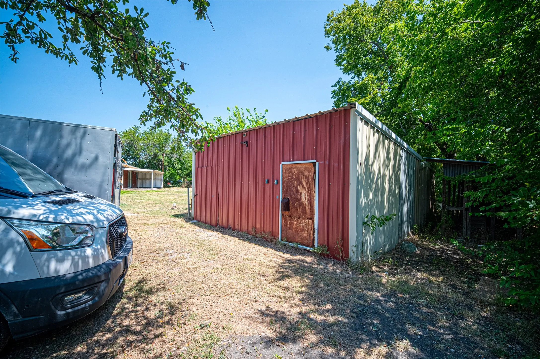 Single Family Residence For Sale in Ellis County , 611 S Dallas Street, Palmer, Texas 75152, 4 Bedroom, 2 Bathroom, Garage spaces, 1,830 Sqft, built in 1963, mls#21351824, Real Estate Agent in Palmer, Homes For Sale in Ellis county, Homes For Sale in Palmer, Realtor in Palmer Texas, Real Estate Brokerage Independent Realty Texas, Luminita Cordes Realtor
