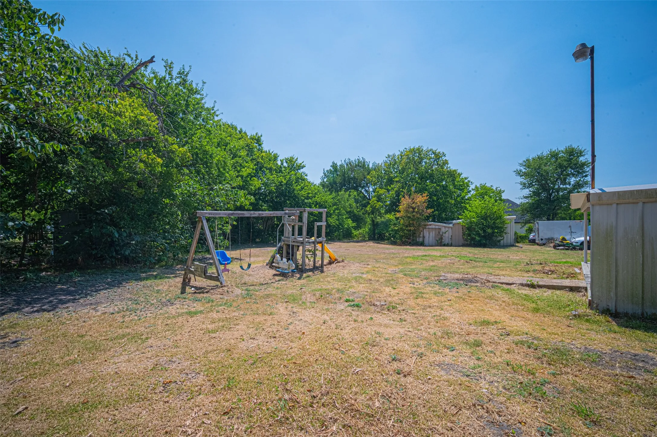 Single Family Residence For Sale in Ellis County , 611 S Dallas Street, Palmer, Texas 75152, 4 Bedroom, 2 Bathroom, Garage spaces, 1,830 Sqft, built in 1963, mls#21351824, Real Estate Agent in Palmer, Homes For Sale in Ellis county, Homes For Sale in Palmer, Realtor in Palmer Texas, Real Estate Brokerage Independent Realty Texas, Luminita Cordes Realtor