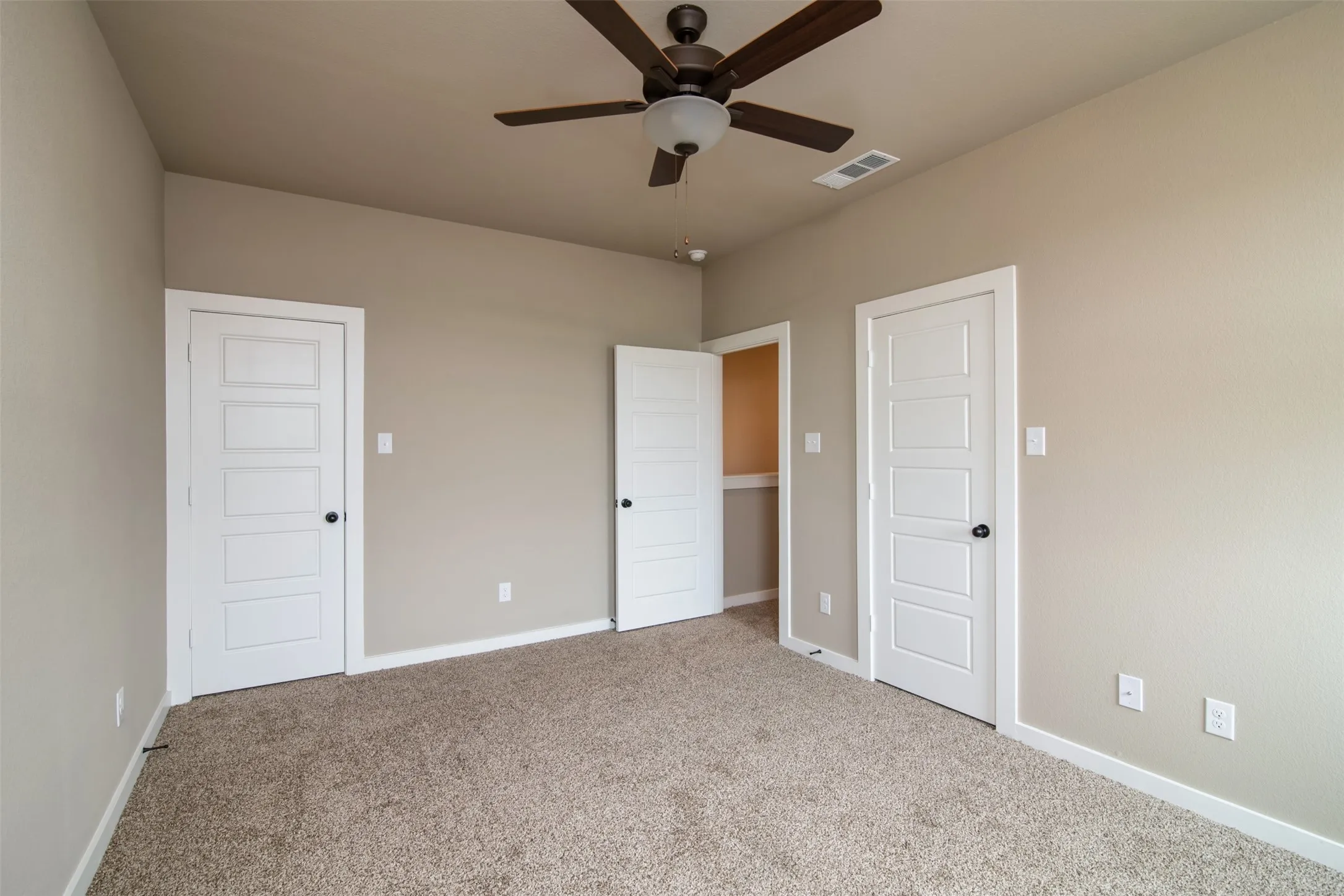 Duplex For Rent in Ellis County , 604 Harvest Moon Drive, Venus, Texas 76084, 3 Bedroom, 3 Bathroom, 2 Garage spaces, 1,422 Sqft, built in 2021, mls#21352892, Real Estate Agent in Venus, Homes For Rent in Ellis county, Homes For Rent in Venus, Realtor in Venus Texas, Real Estate Brokerage Independent Realty Texas, Luminita Cordes Realtor