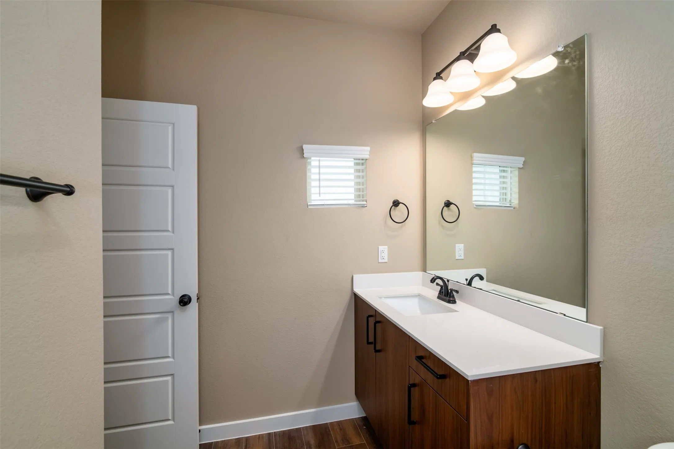 Duplex For Rent in Ellis County , 604 Harvest Moon Drive, Venus, Texas 76084, 3 Bedroom, 3 Bathroom, 2 Garage spaces, 1,422 Sqft, built in 2021, mls#21352892, Real Estate Agent in Venus, Homes For Rent in Ellis county, Homes For Rent in Venus, Realtor in Venus Texas, Real Estate Brokerage Independent Realty Texas, Luminita Cordes Realtor