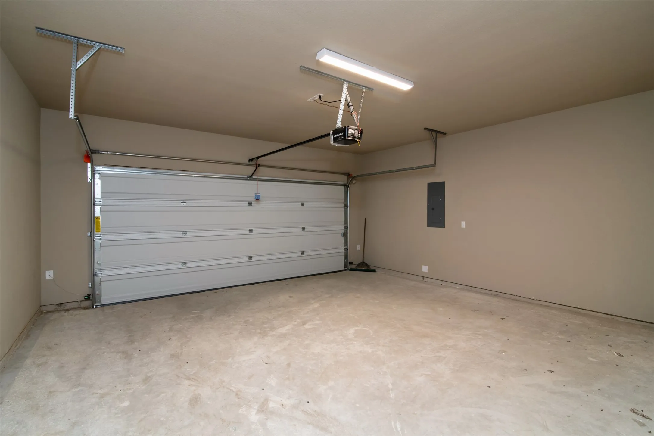 Duplex For Rent in Ellis County , 604 Harvest Moon Drive, Venus, Texas 76084, 3 Bedroom, 3 Bathroom, 2 Garage spaces, 1,422 Sqft, built in 2021, mls#21352892, Real Estate Agent in Venus, Homes For Rent in Ellis county, Homes For Rent in Venus, Realtor in Venus Texas, Real Estate Brokerage Independent Realty Texas, Luminita Cordes Realtor