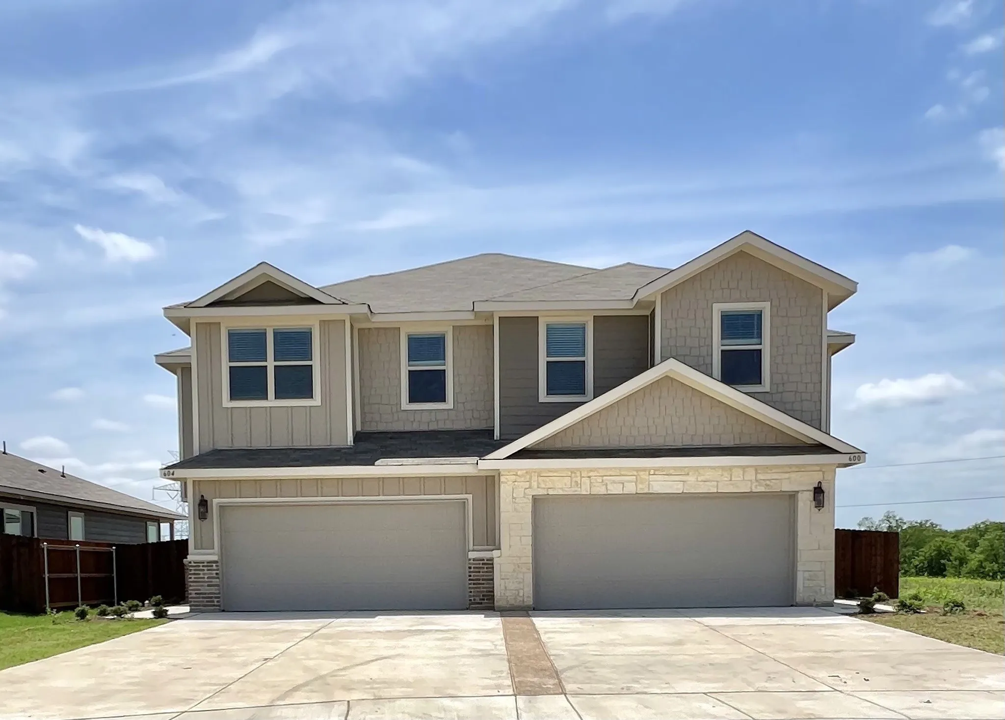 Duplex For Rent in Ellis County , 604 Harvest Moon Drive, Venus, Texas 76084, 3 Bedroom, 3 Bathroom, 2 Garage spaces, 1,422 Sqft, built in 2021, mls#21352892, Real Estate Agent in Venus, Homes For Rent in Ellis county, Homes For Rent in Venus, Realtor in Venus Texas, Real Estate Brokerage Independent Realty Texas, Luminita Cordes Realtor
