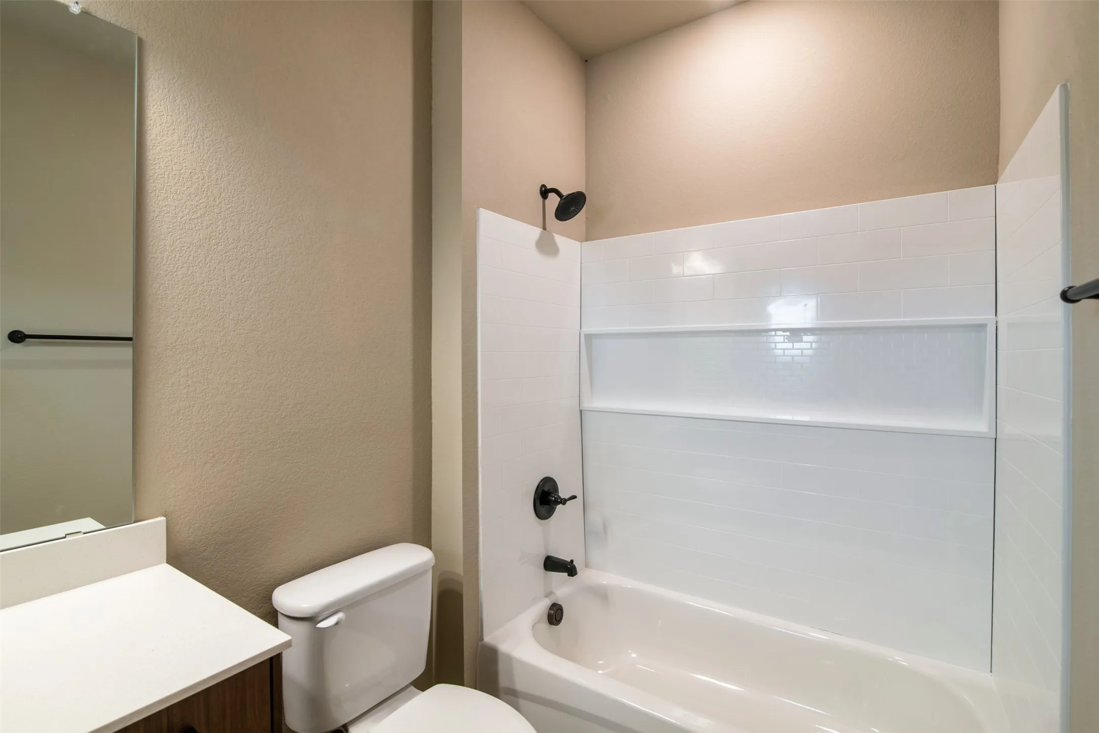 Duplex For Rent in Ellis County , 604 Harvest Moon Drive, Venus, Texas 76084, 3 Bedroom, 3 Bathroom, 2 Garage spaces, 1,422 Sqft, built in 2021, mls#21352892, Real Estate Agent in Venus, Homes For Rent in Ellis county, Homes For Rent in Venus, Realtor in Venus Texas, Real Estate Brokerage Independent Realty Texas, Luminita Cordes Realtor