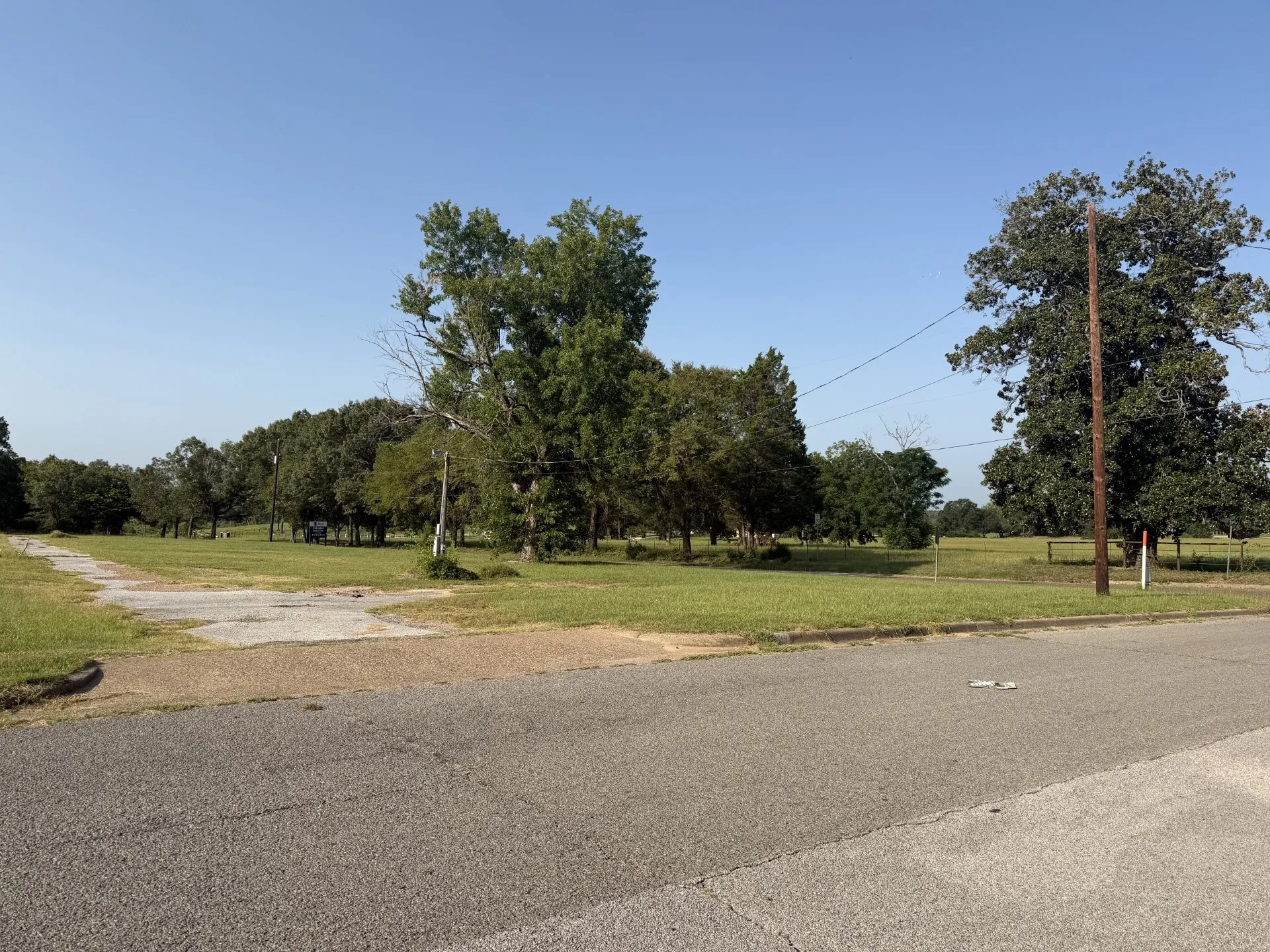 Unimproved Land For Sale in Henderson County , 112 Gibson Road, Athens, Texas 75751, 0, 0, Garage spaces, 0 Sqft, built in 1958, Price $294,750, mls#21352908, Real Estate Agent in Athens, Homes For Sale in Henderson county, Homes For Sale in Athens, Realtor in Athens Texas, Real Estate Brokerage Independent Realty Texas, Luminita Cordes Realtor