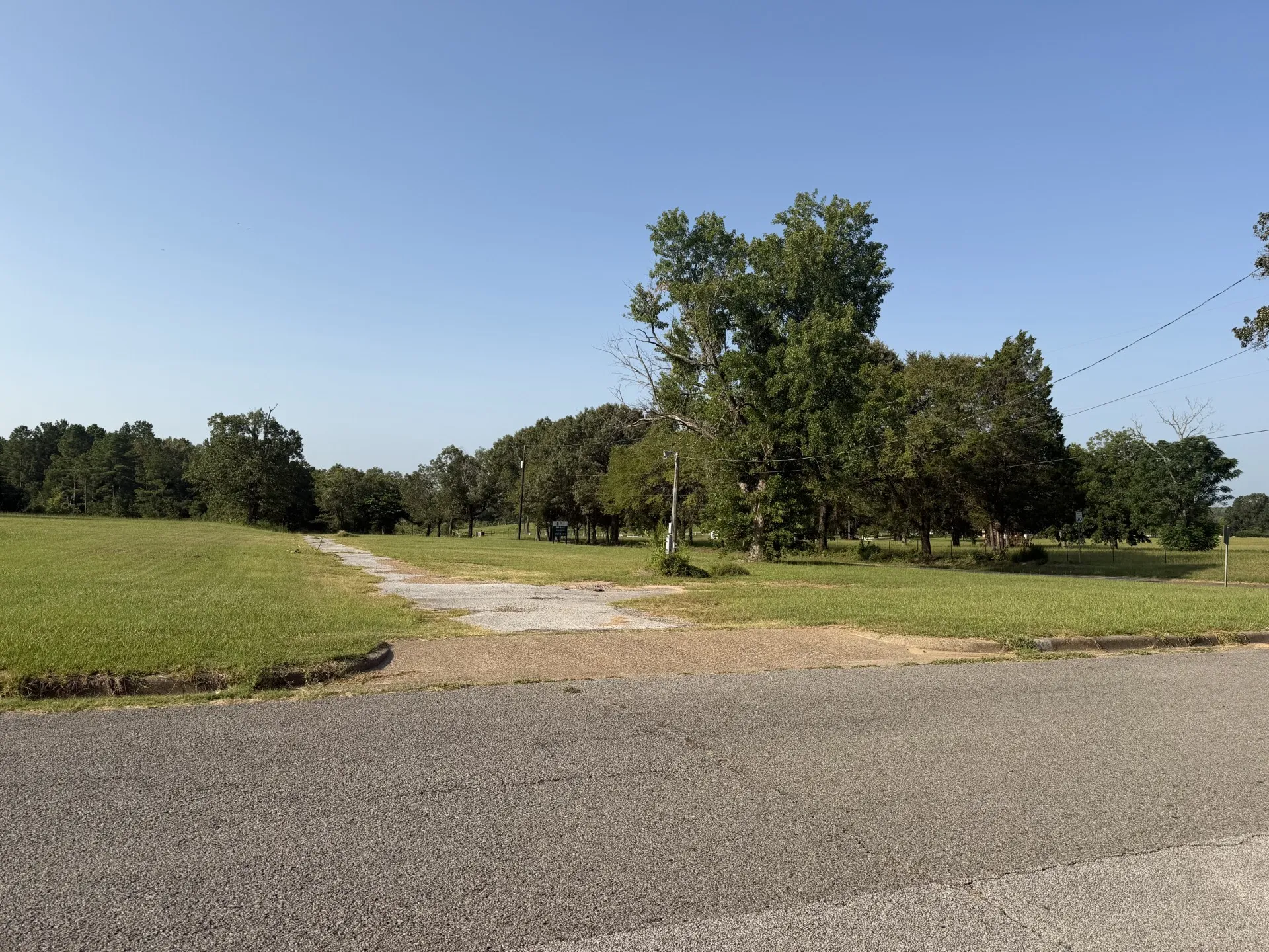 Unimproved Land For Sale in Henderson County , 112 Gibson Road, Athens, Texas 75751, 0, 0, Garage spaces, 0 Sqft, built in 1958, Price $294,750, mls#21352908, Real Estate Agent in Athens, Homes For Sale in Henderson county, Homes For Sale in Athens, Realtor in Athens Texas, Real Estate Brokerage Independent Realty Texas, Luminita Cordes Realtor