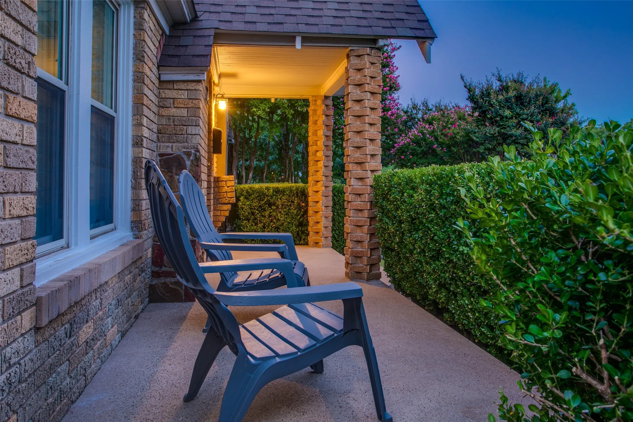 Single Family Residence For Sale in Dallas County , 2745 Ivandell Avenue, Dallas, Texas 75211, 3 Bedroom, 2 Bathroom, 2 Garage spaces, 1,580 Sqft, built in 1935, mls#21348915, Real Estate Agent in Dallas, Homes For Sale in Dallas county, Homes For Sale in Dallas, Realtor in Dallas Texas, Real Estate Brokerage Independent Realty Texas, Luminita Cordes Realtor