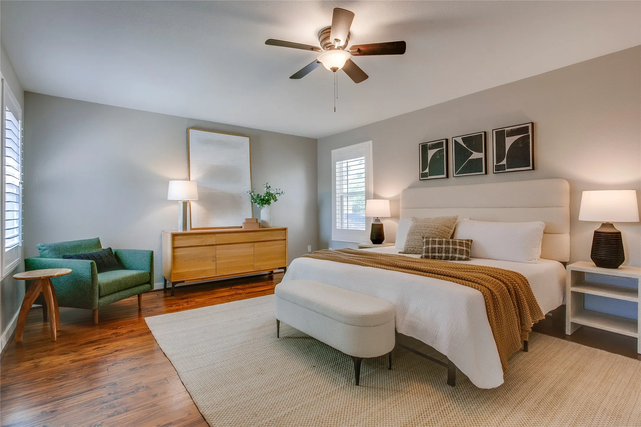 Single Family Residence For Sale in Dallas County , 2745 Ivandell Avenue, Dallas, Texas 75211, 3 Bedroom, 2 Bathroom, 2 Garage spaces, 1,580 Sqft, built in 1935, mls#21348915, Real Estate Agent in Dallas, Homes For Sale in Dallas county, Homes For Sale in Dallas, Realtor in Dallas Texas, Real Estate Brokerage Independent Realty Texas, Luminita Cordes Realtor