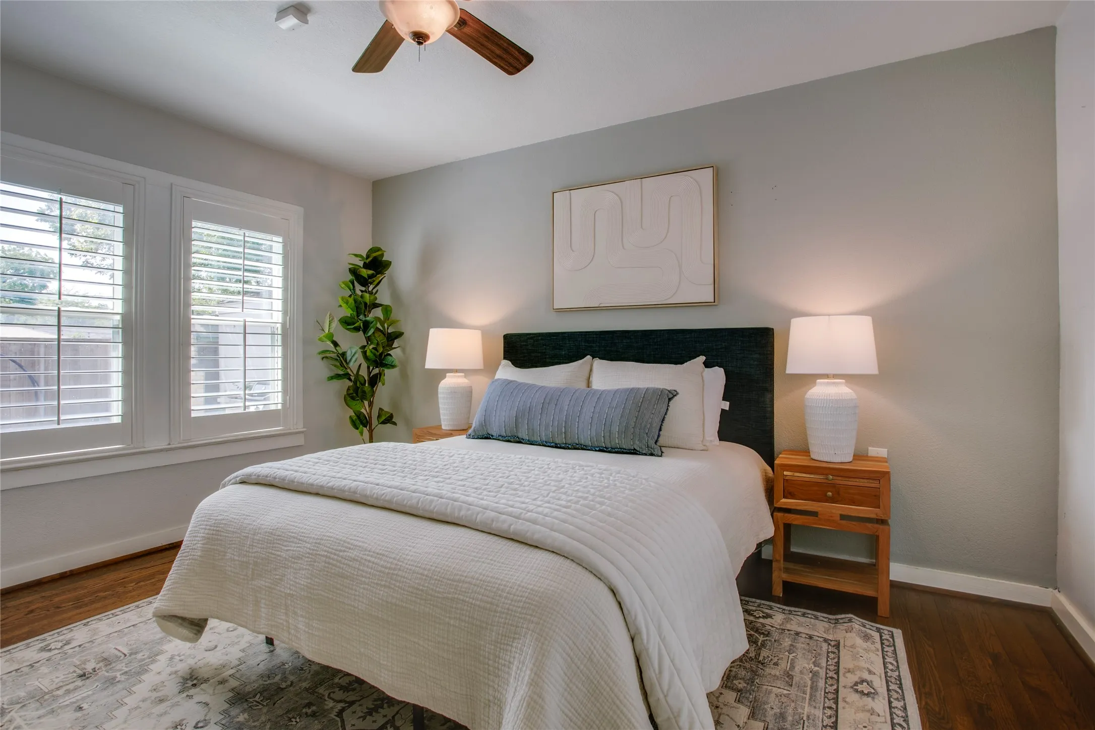 Single Family Residence For Sale in Dallas County , 2745 Ivandell Avenue, Dallas, Texas 75211, 3 Bedroom, 2 Bathroom, 2 Garage spaces, 1,580 Sqft, built in 1935, mls#21348915, Real Estate Agent in Dallas, Homes For Sale in Dallas county, Homes For Sale in Dallas, Realtor in Dallas Texas, Real Estate Brokerage Independent Realty Texas, Luminita Cordes Realtor
