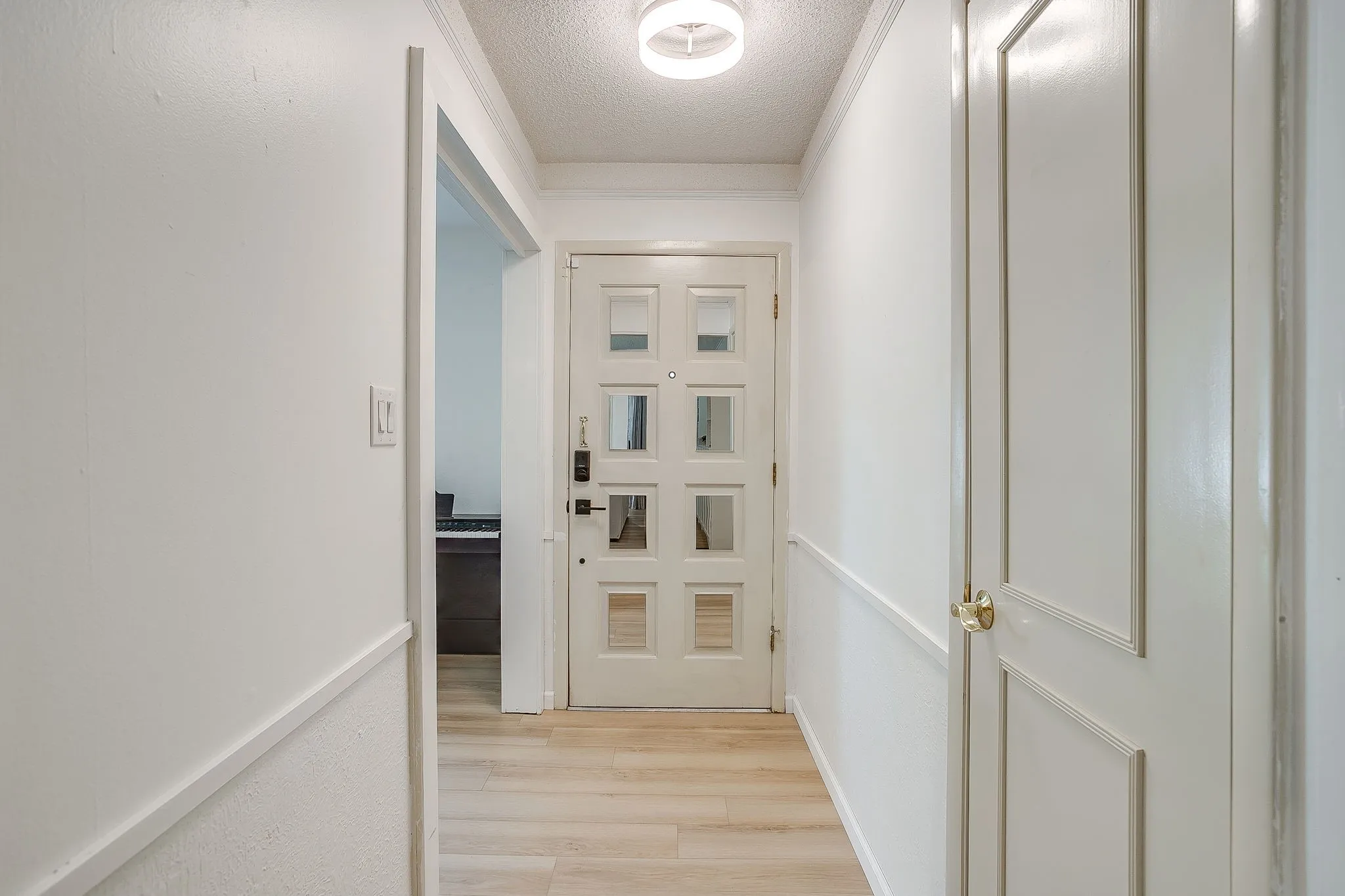 Single Family Residence For Sale in Tarrant County , 441 W Pleasantview Drive, Hurst, Texas 76054, 3 Bedroom, 2 Bathroom, 2 Garage spaces, 1,972 Sqft, built in 1968, mls#21352826, Real Estate Agent in Hurst, Homes For Sale in Tarrant county, Homes For Sale in Hurst, Realtor in Hurst Texas, Real Estate Brokerage Independent Realty Texas, Luminita Cordes Realtor