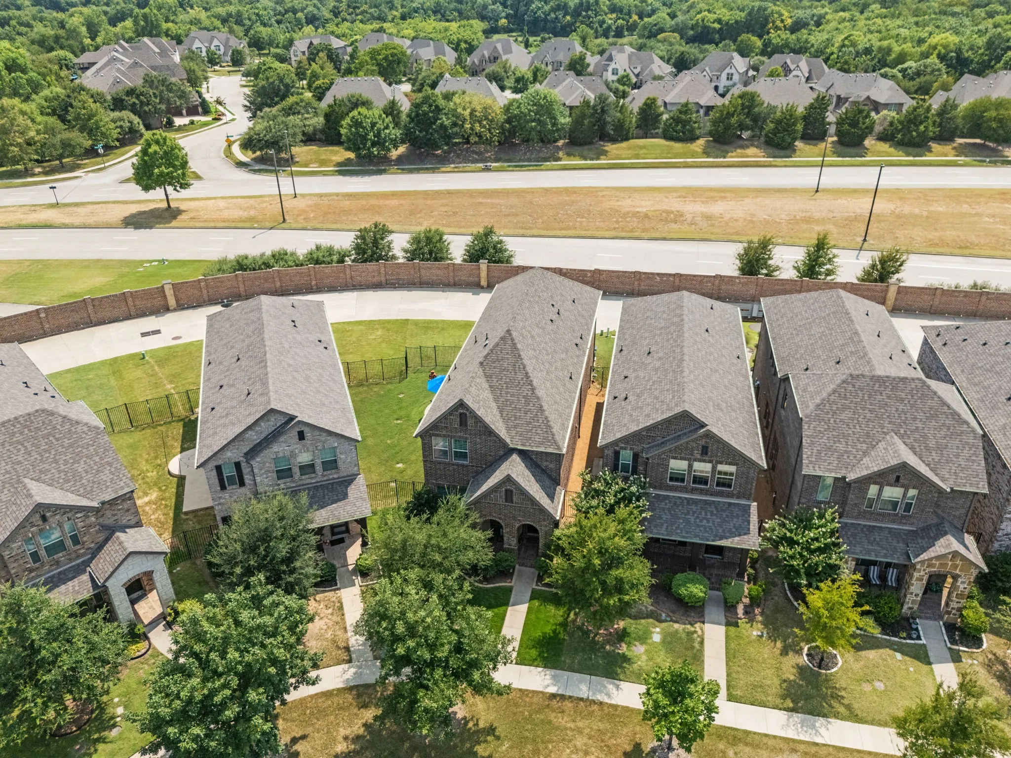 Single Family Residence For Sale in Collin County , 1325 Bailey Lane, Allen, Texas 75013, 3 Bedroom, 3 Bathroom, 2 Garage spaces, 2,367 Sqft, built in 2018, mls#21350985, Real Estate Agent in Allen, Homes For Sale in Collin county, Homes For Sale in Allen, Realtor in Allen Texas, Real Estate Brokerage Independent Realty Texas, Luminita Cordes Realtor