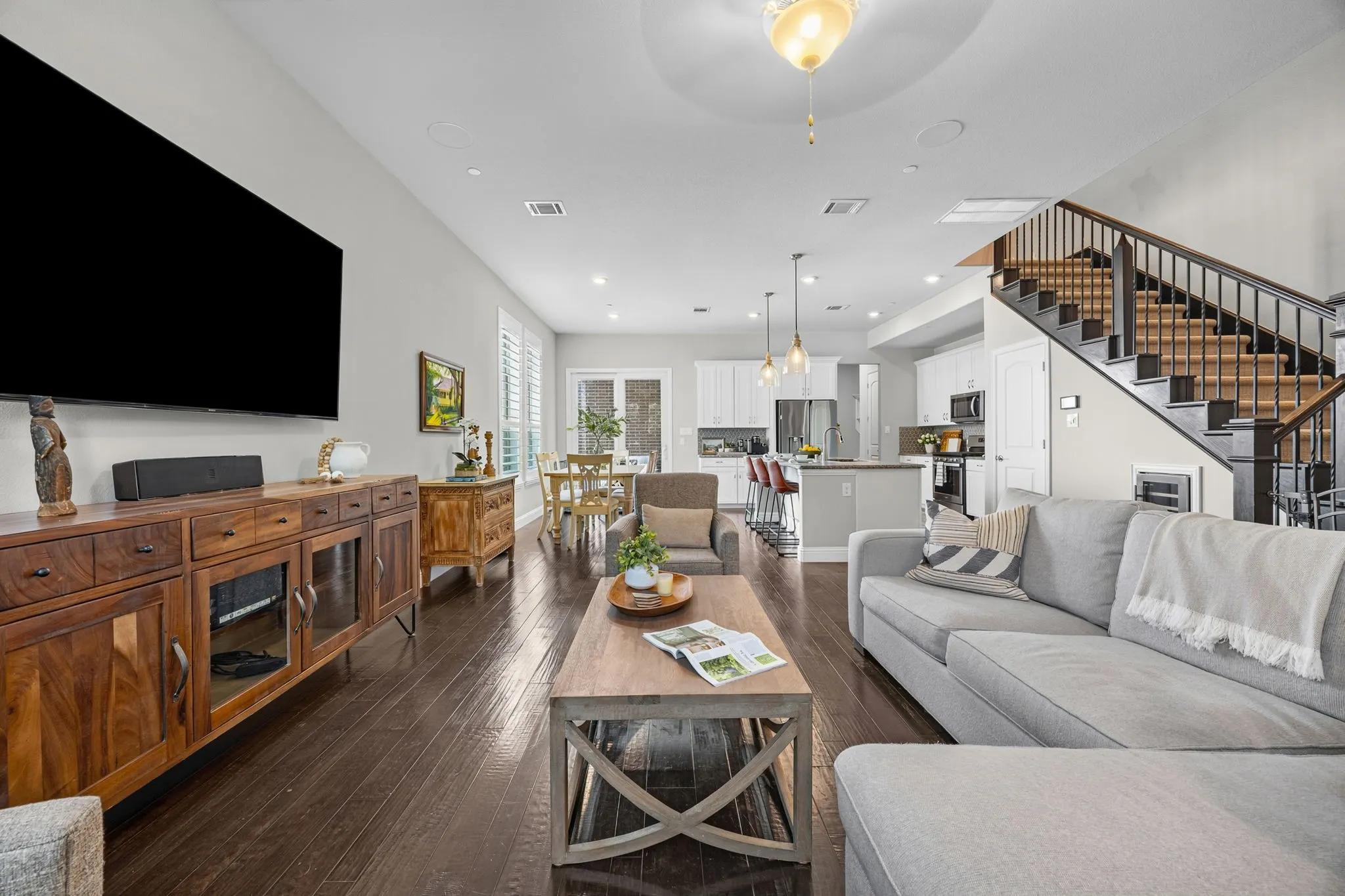 Single Family Residence For Sale in Collin County , 1325 Bailey Lane, Allen, Texas 75013, 3 Bedroom, 3 Bathroom, 2 Garage spaces, 2,367 Sqft, built in 2018, mls#21350985, Real Estate Agent in Allen, Homes For Sale in Collin county, Homes For Sale in Allen, Realtor in Allen Texas, Real Estate Brokerage Independent Realty Texas, Luminita Cordes Realtor