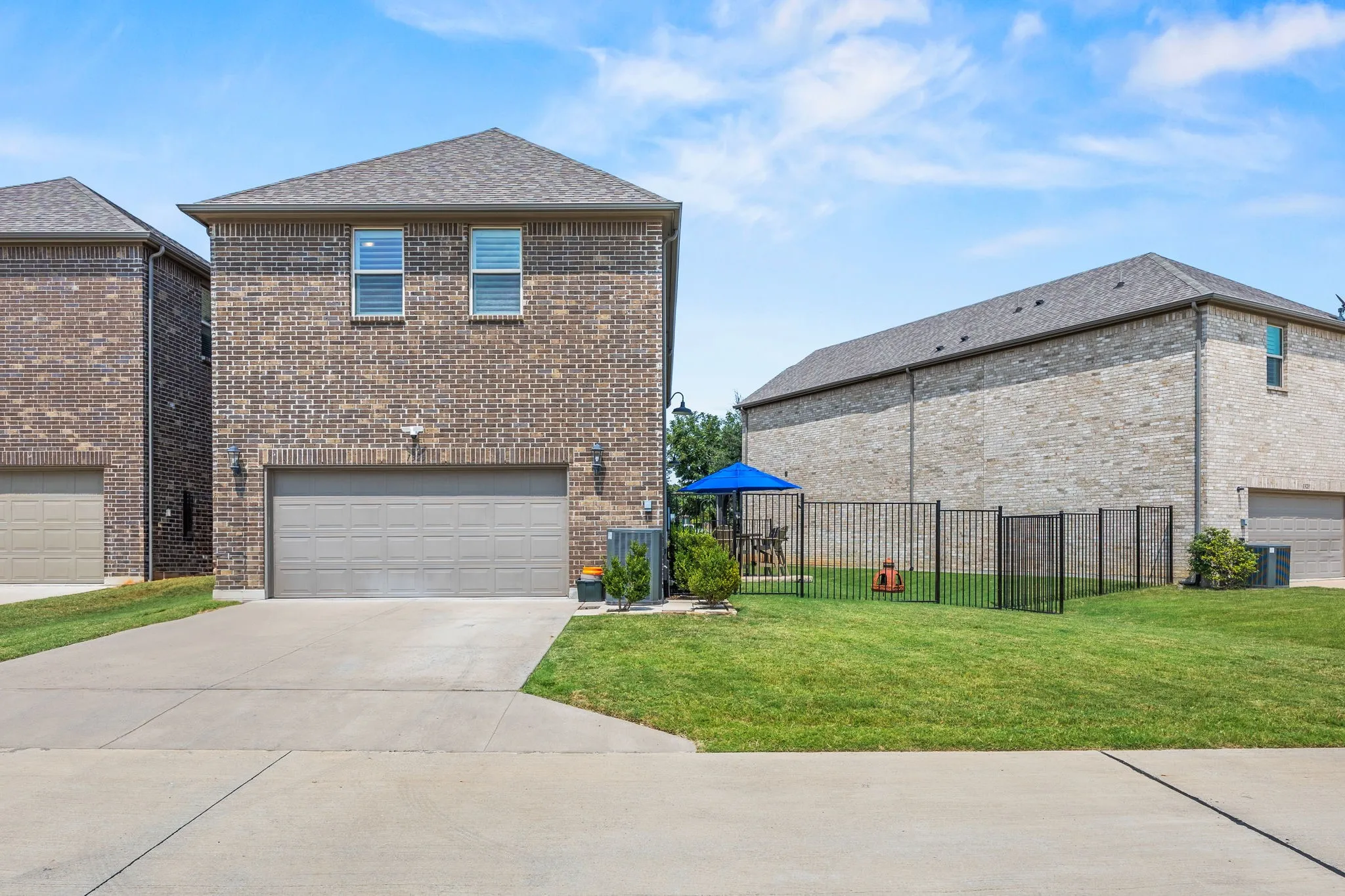 Single Family Residence For Sale in Collin County , 1325 Bailey Lane, Allen, Texas 75013, 3 Bedroom, 3 Bathroom, 2 Garage spaces, 2,367 Sqft, built in 2018, mls#21350985, Real Estate Agent in Allen, Homes For Sale in Collin county, Homes For Sale in Allen, Realtor in Allen Texas, Real Estate Brokerage Independent Realty Texas, Luminita Cordes Realtor