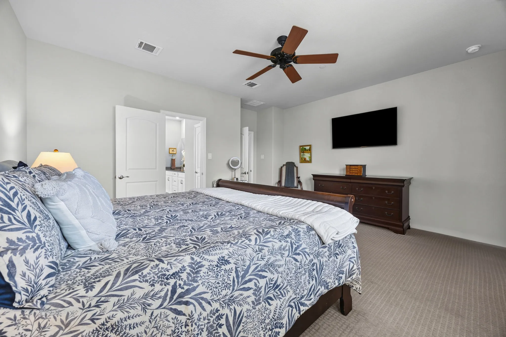 Single Family Residence For Sale in Collin County , 1325 Bailey Lane, Allen, Texas 75013, 3 Bedroom, 3 Bathroom, 2 Garage spaces, 2,367 Sqft, built in 2018, mls#21350985, Real Estate Agent in Allen, Homes For Sale in Collin county, Homes For Sale in Allen, Realtor in Allen Texas, Real Estate Brokerage Independent Realty Texas, Luminita Cordes Realtor